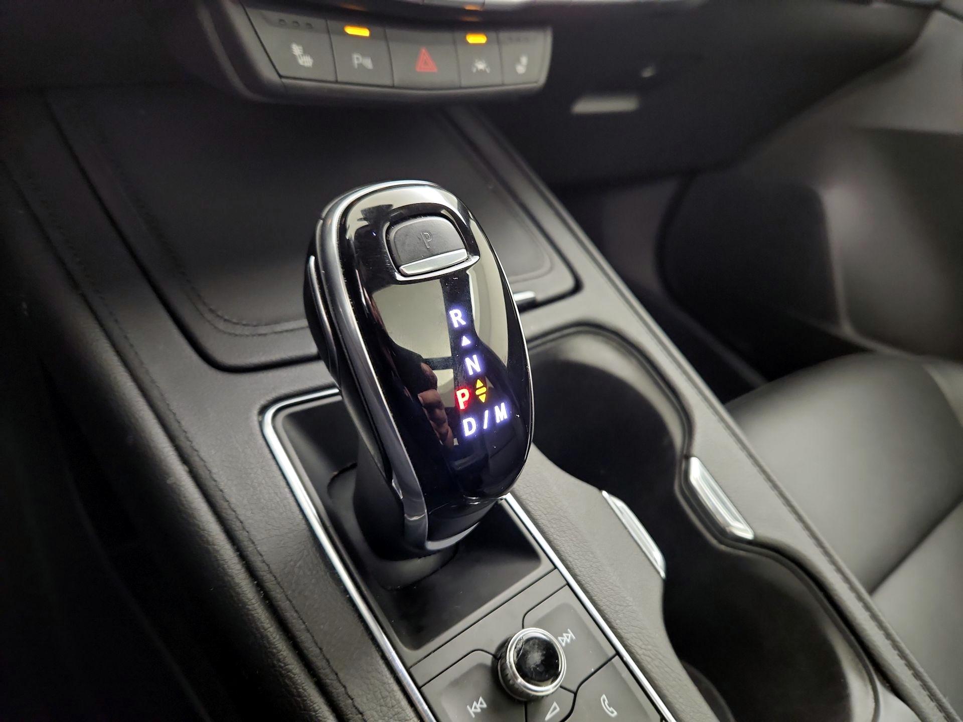 Thumbnail: 2021 Cadillac XT4 - 17