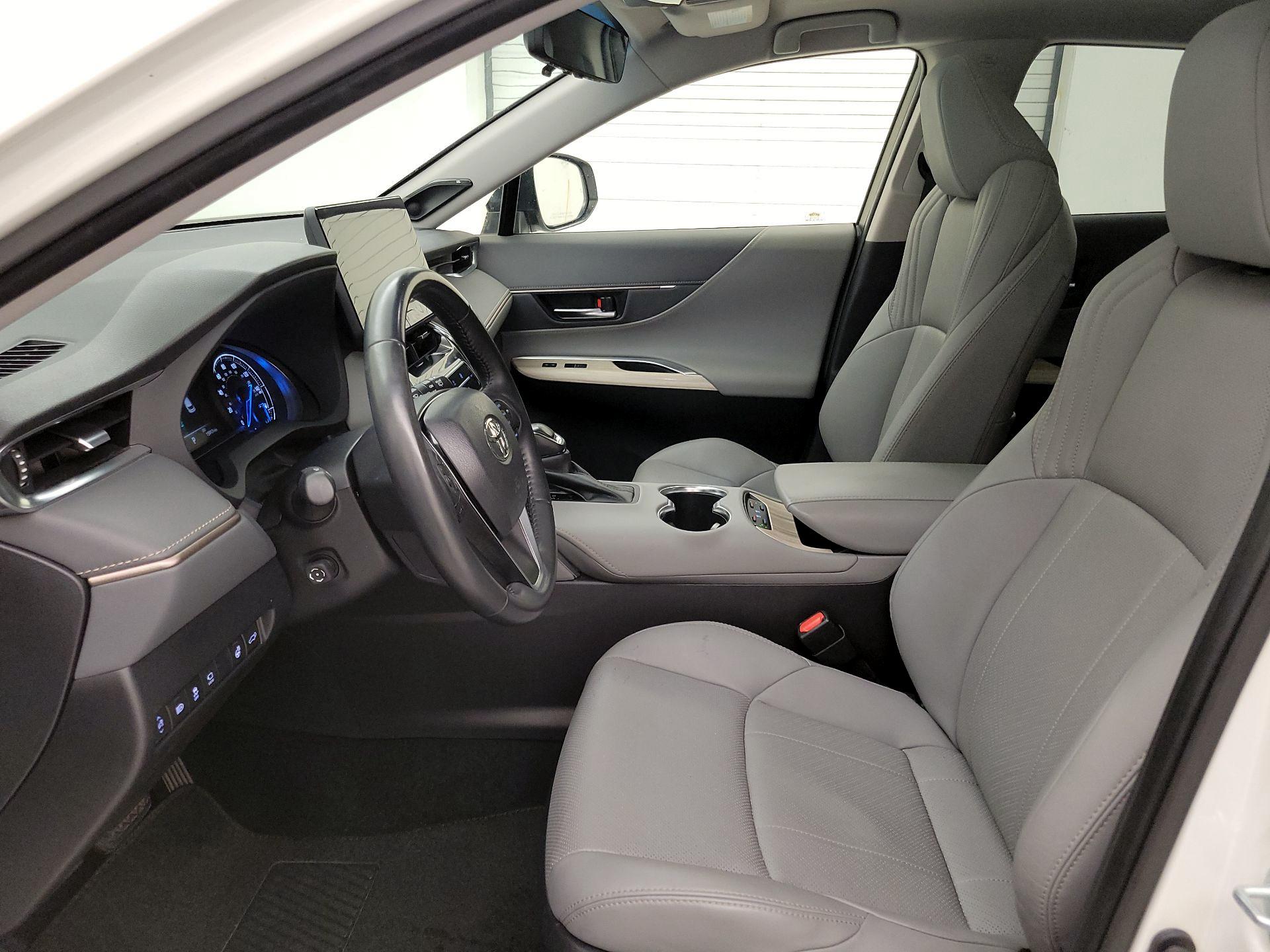 Thumbnail: 2021 Toyota Venza - 11