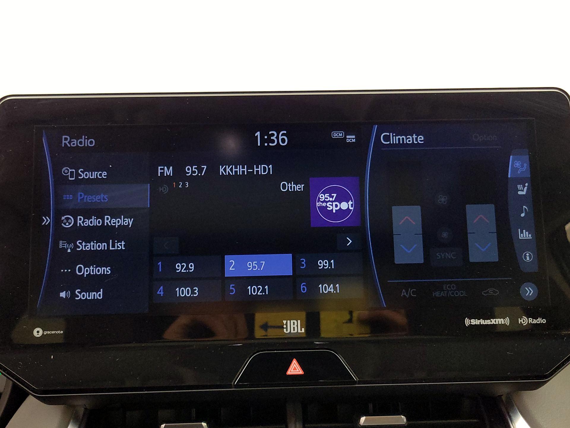 Thumbnail: 2021 Toyota Venza - 16