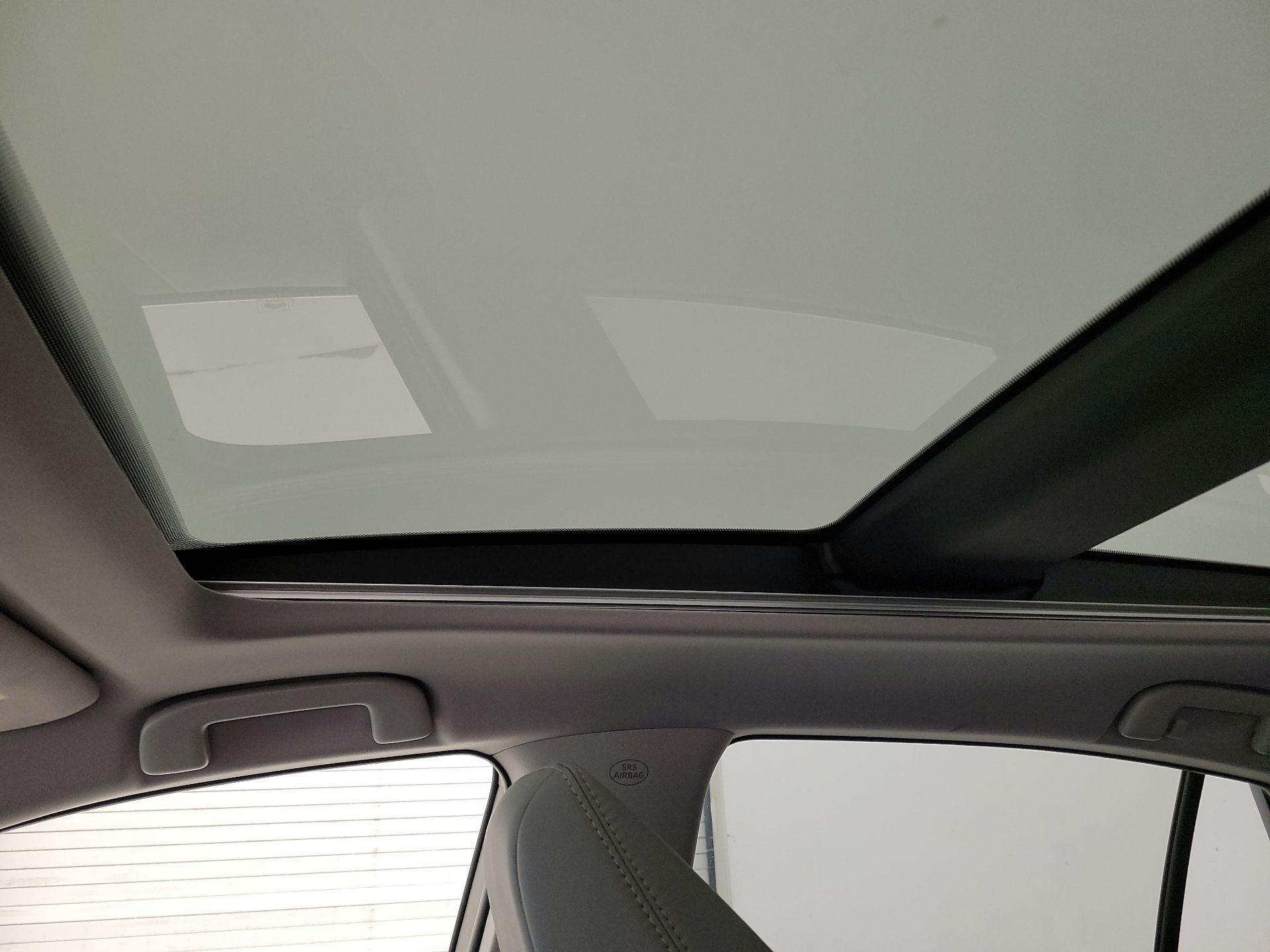 Thumbnail: 2021 Toyota Venza - 20