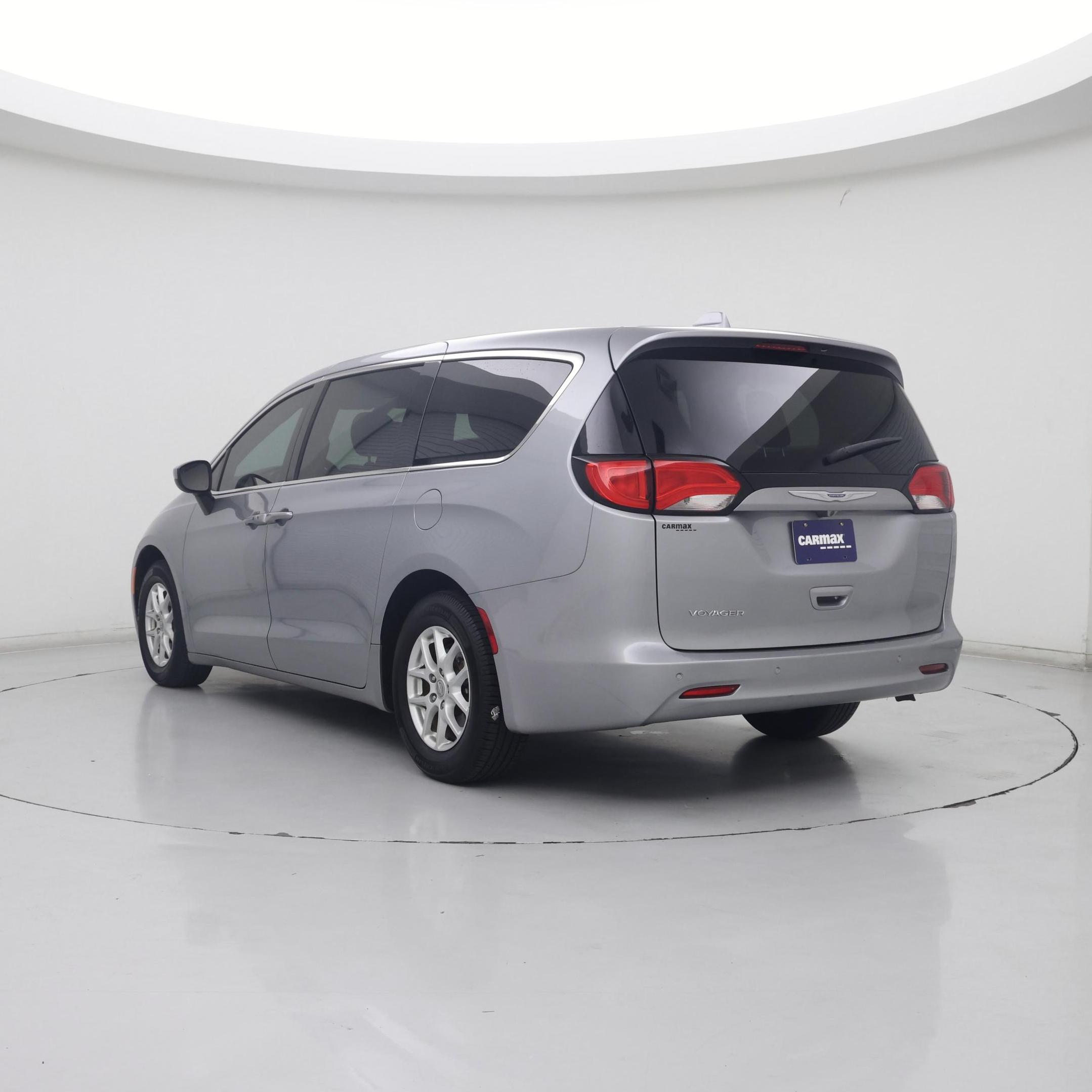Thumbnail: 2020 Chrysler Voyager - 2