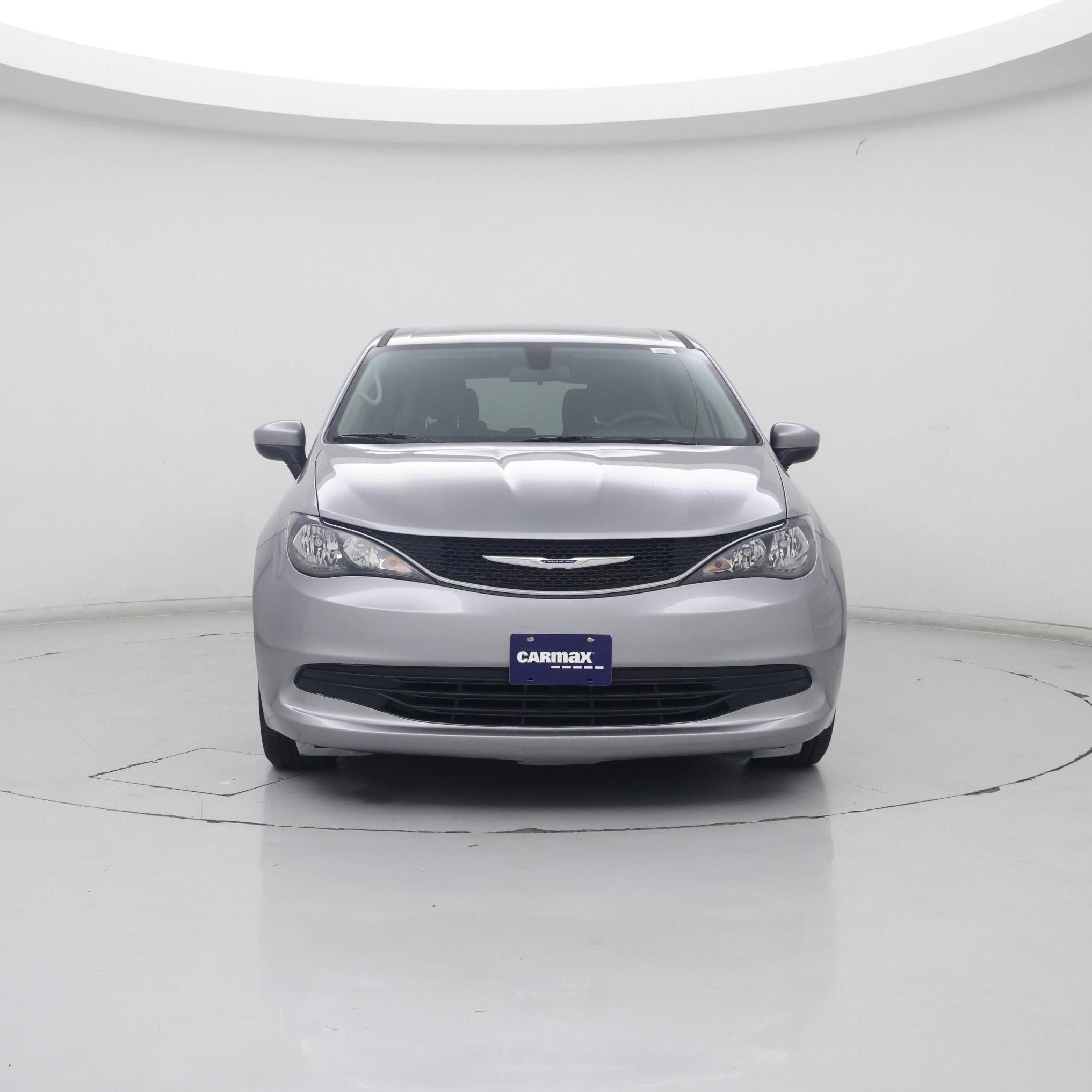 Thumbnail: 2020 Chrysler Voyager - 5