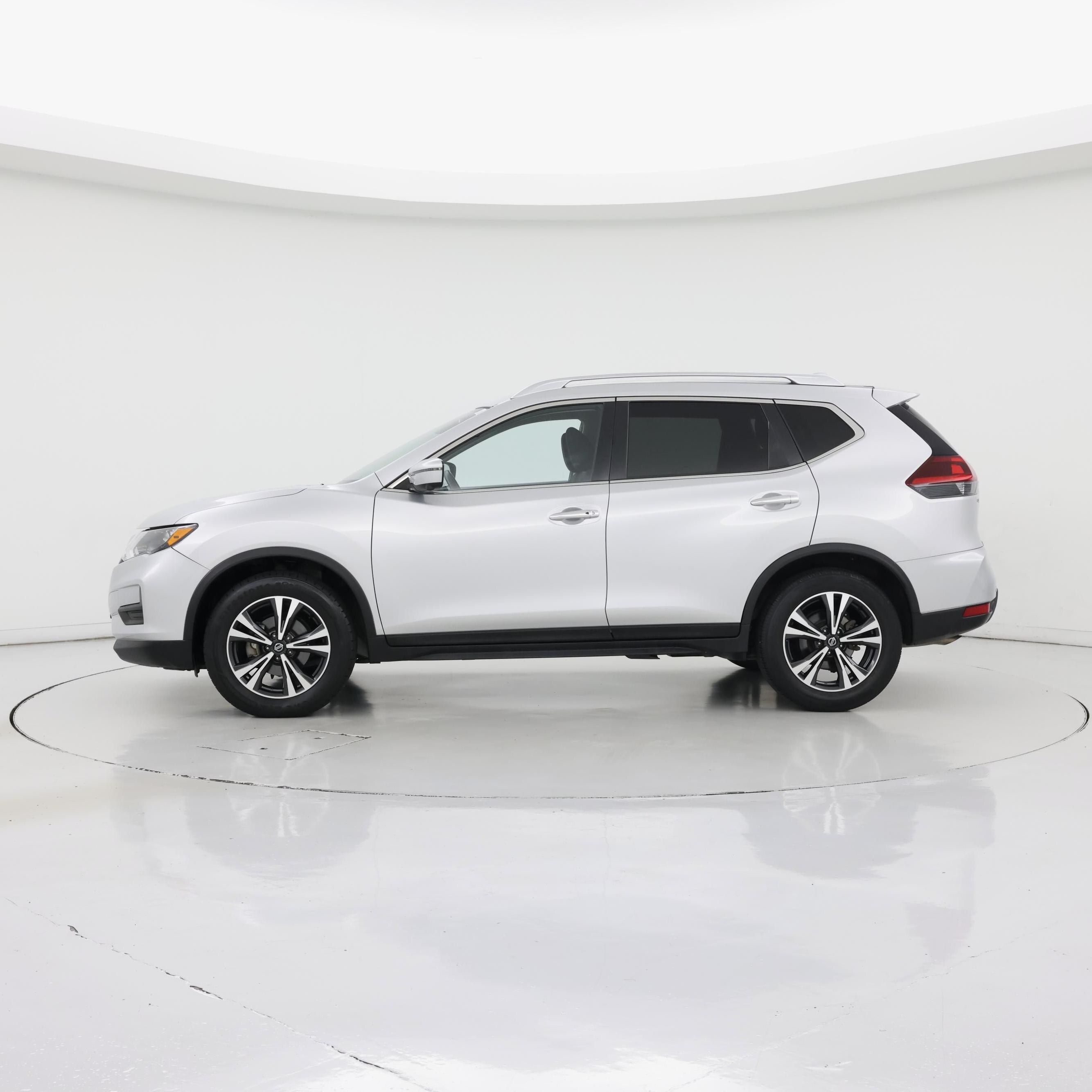 Thumbnail: 2020 Nissan Rogue - 3