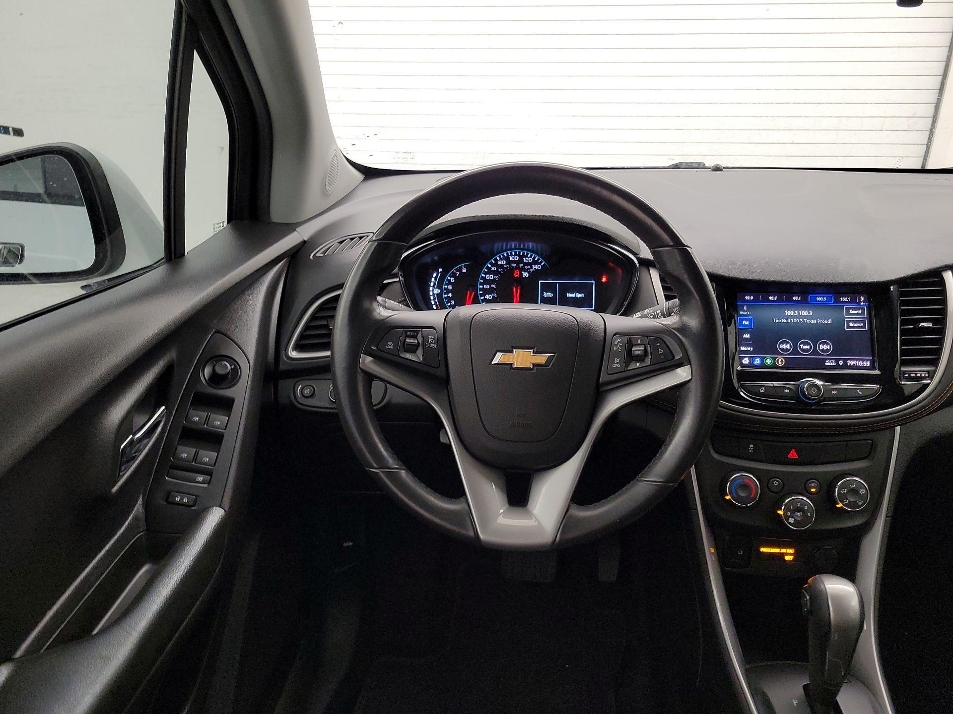 Thumbnail: 2022 Chevrolet Trax - 10