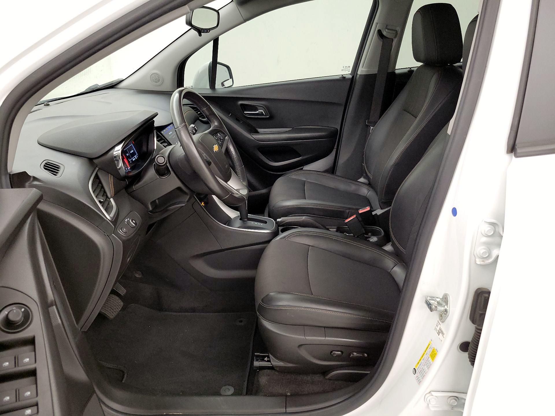 Thumbnail: 2022 Chevrolet Trax - 11