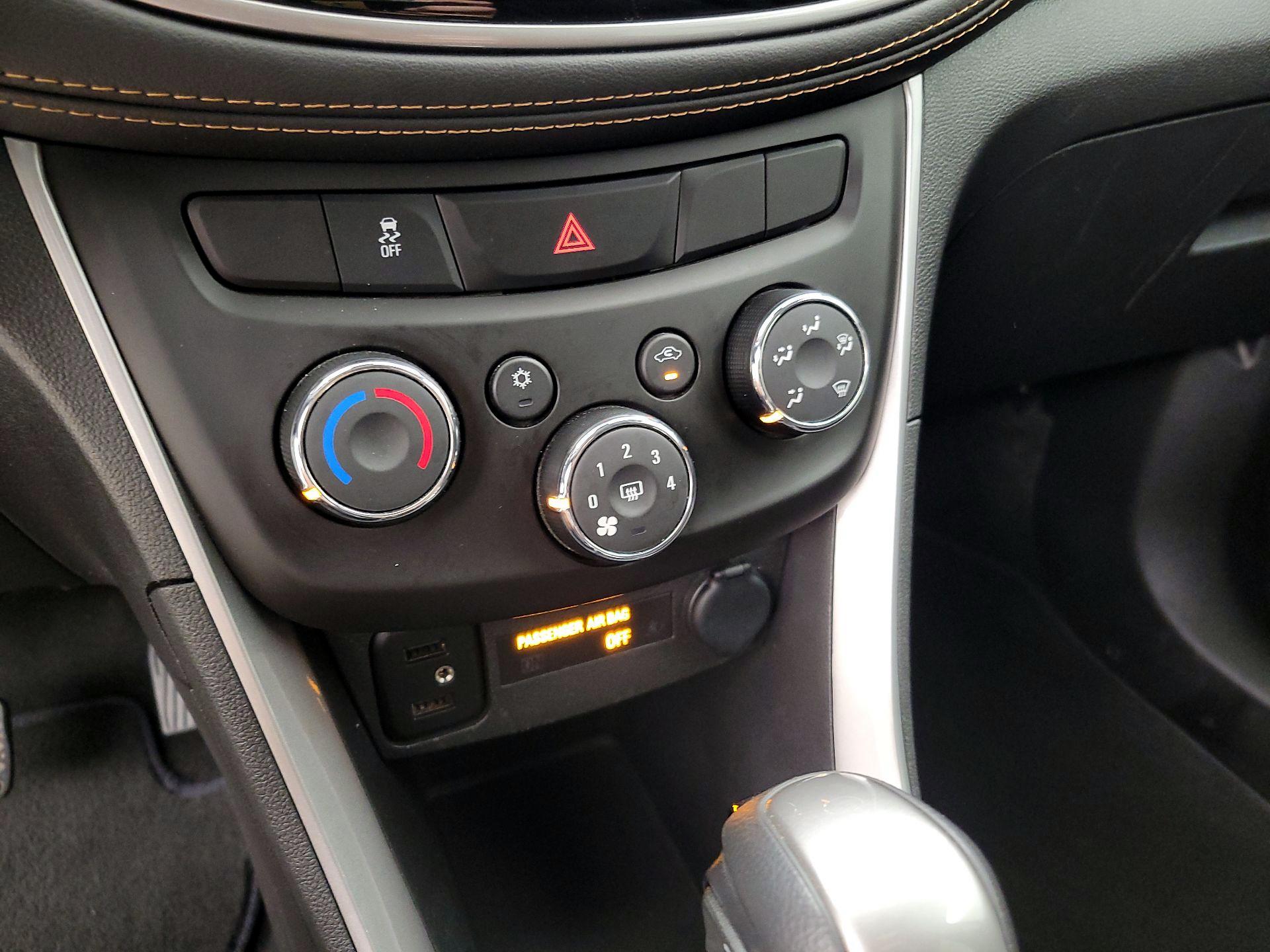 Thumbnail: 2022 Chevrolet Trax - 16