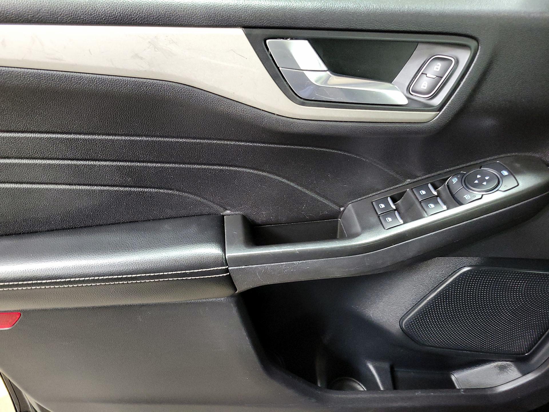 Thumbnail: 2021 Ford Escape - 12