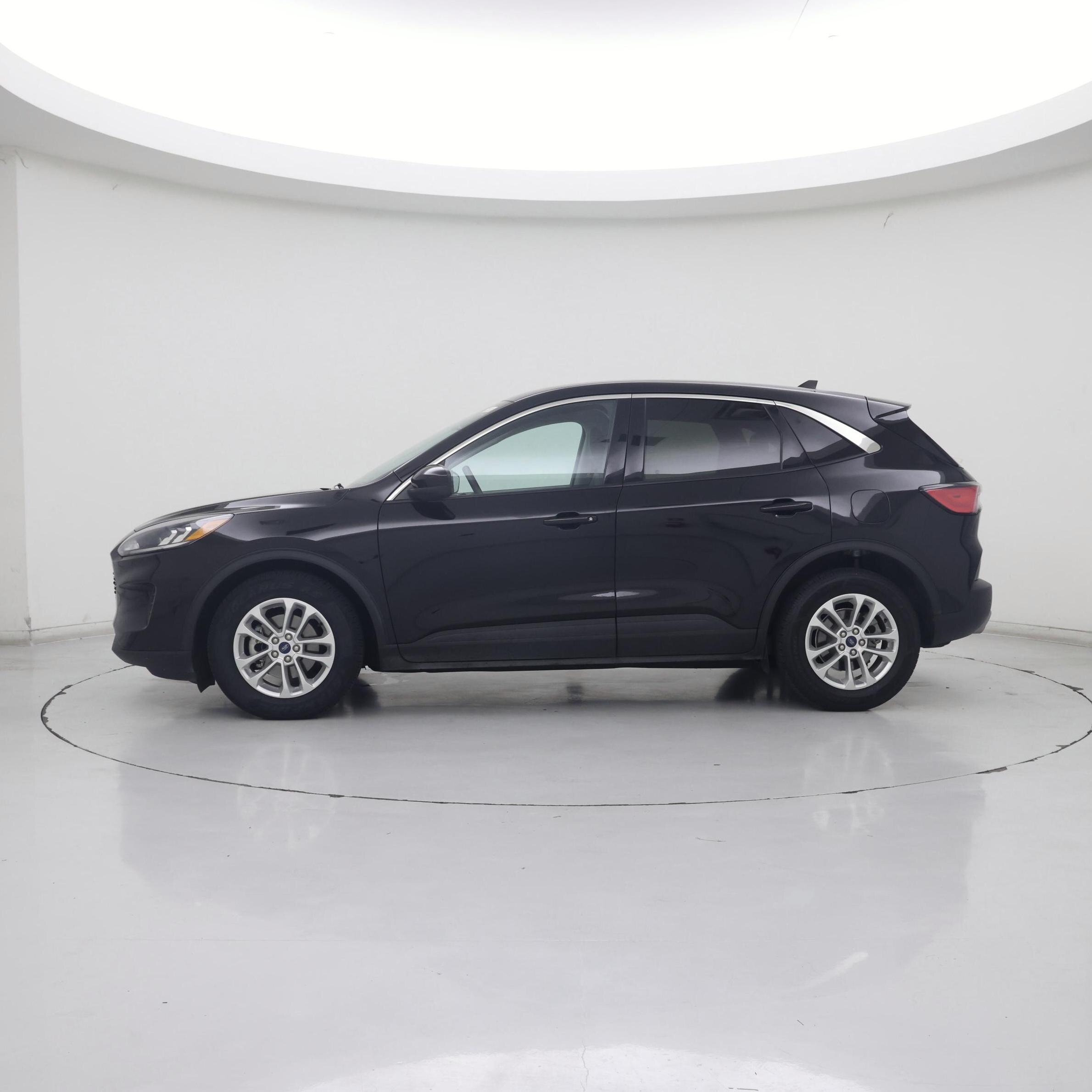 Thumbnail: 2021 Ford Escape - 3