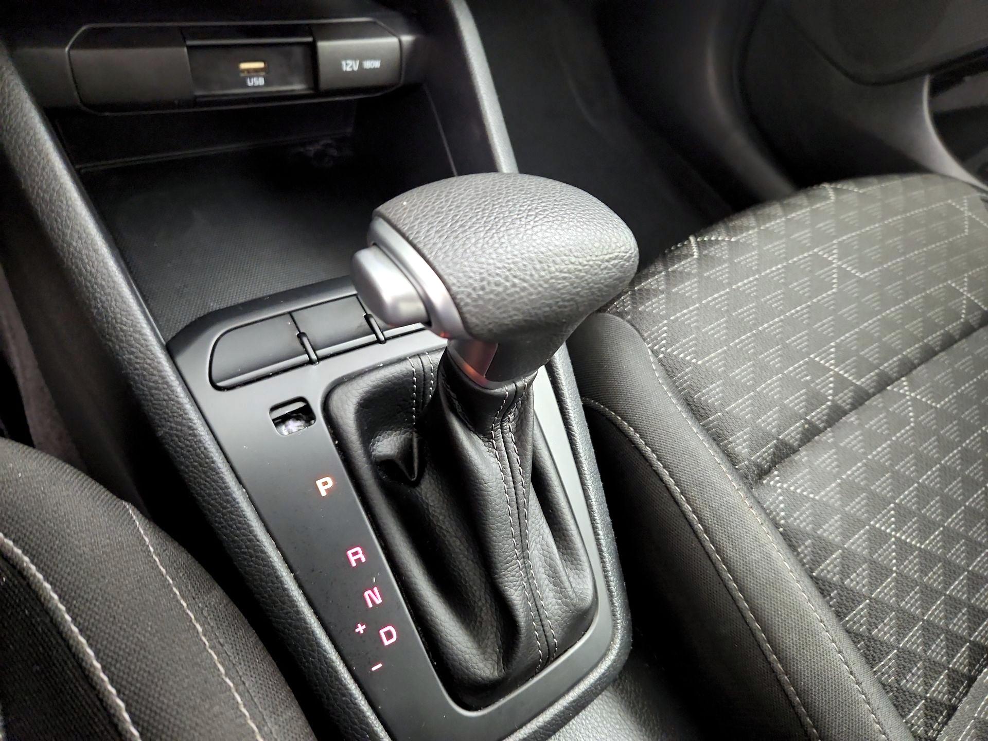 Thumbnail: 2021 Kia Rio - 17