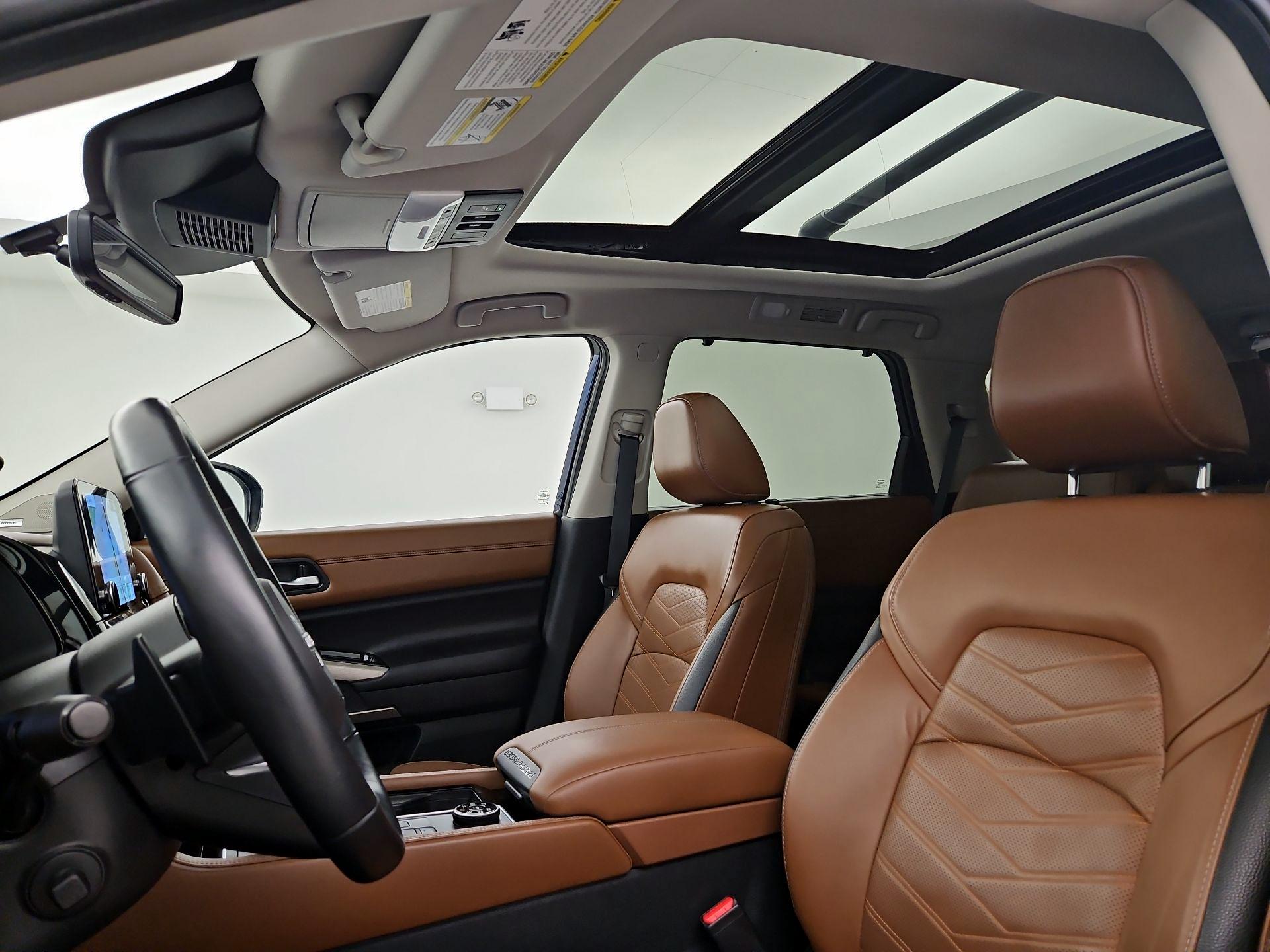 Thumbnail: 2023 Nissan Pathfinder - 18