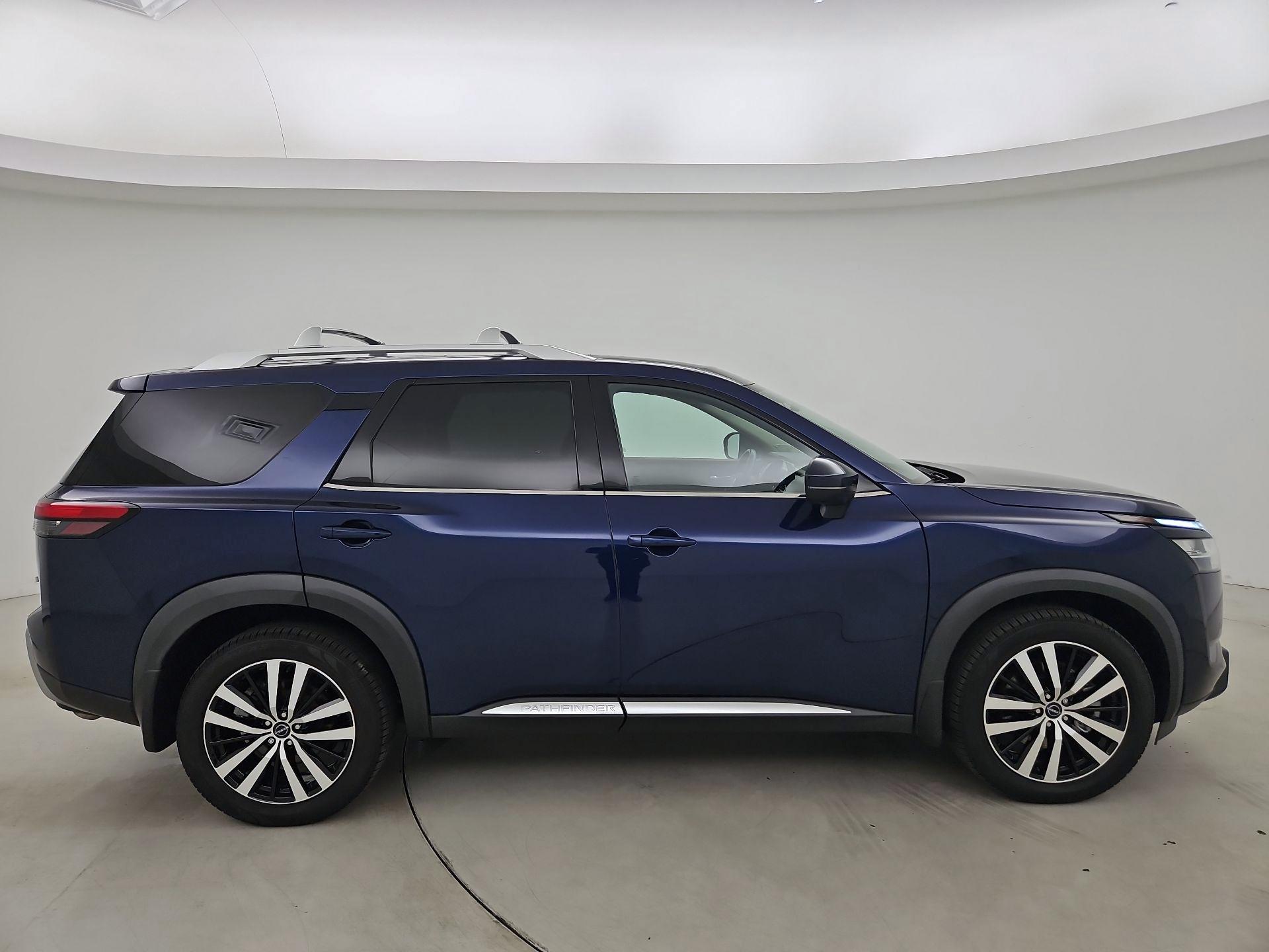Thumbnail: 2023 Nissan Pathfinder - 4