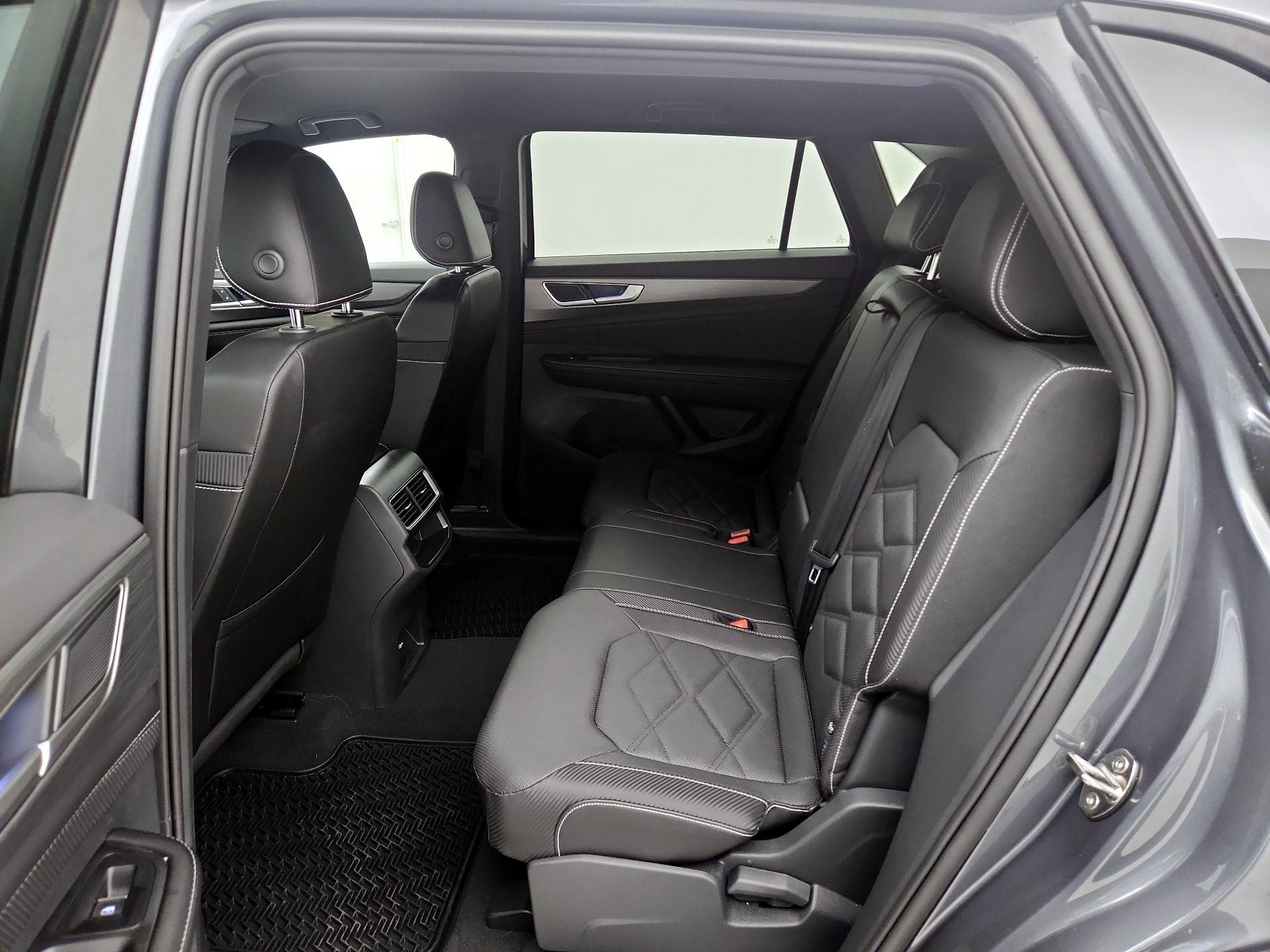 Thumbnail: 2025 Volkswagen Atlas - 18