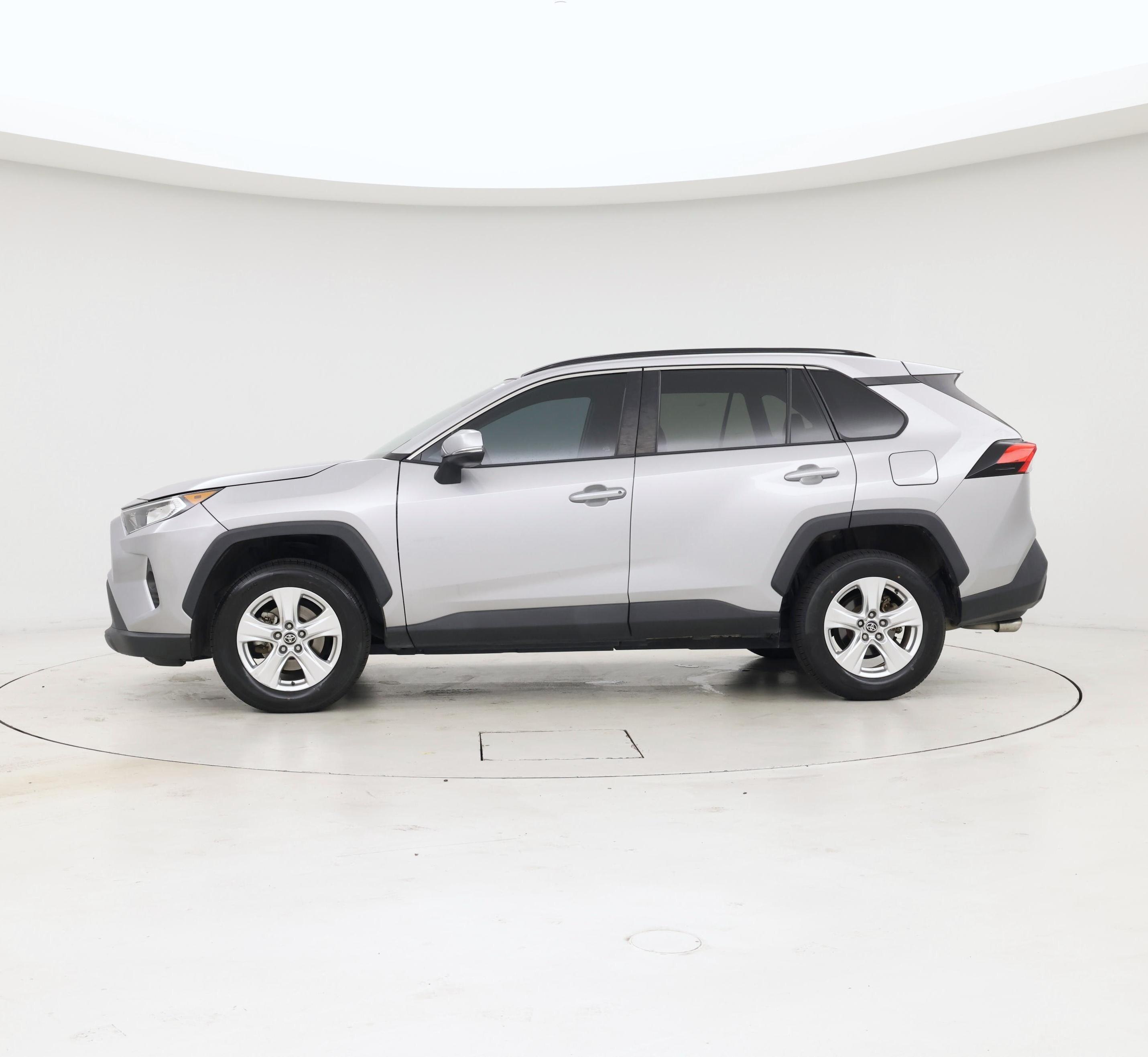 Thumbnail: 2021 Toyota RAV4 - 3