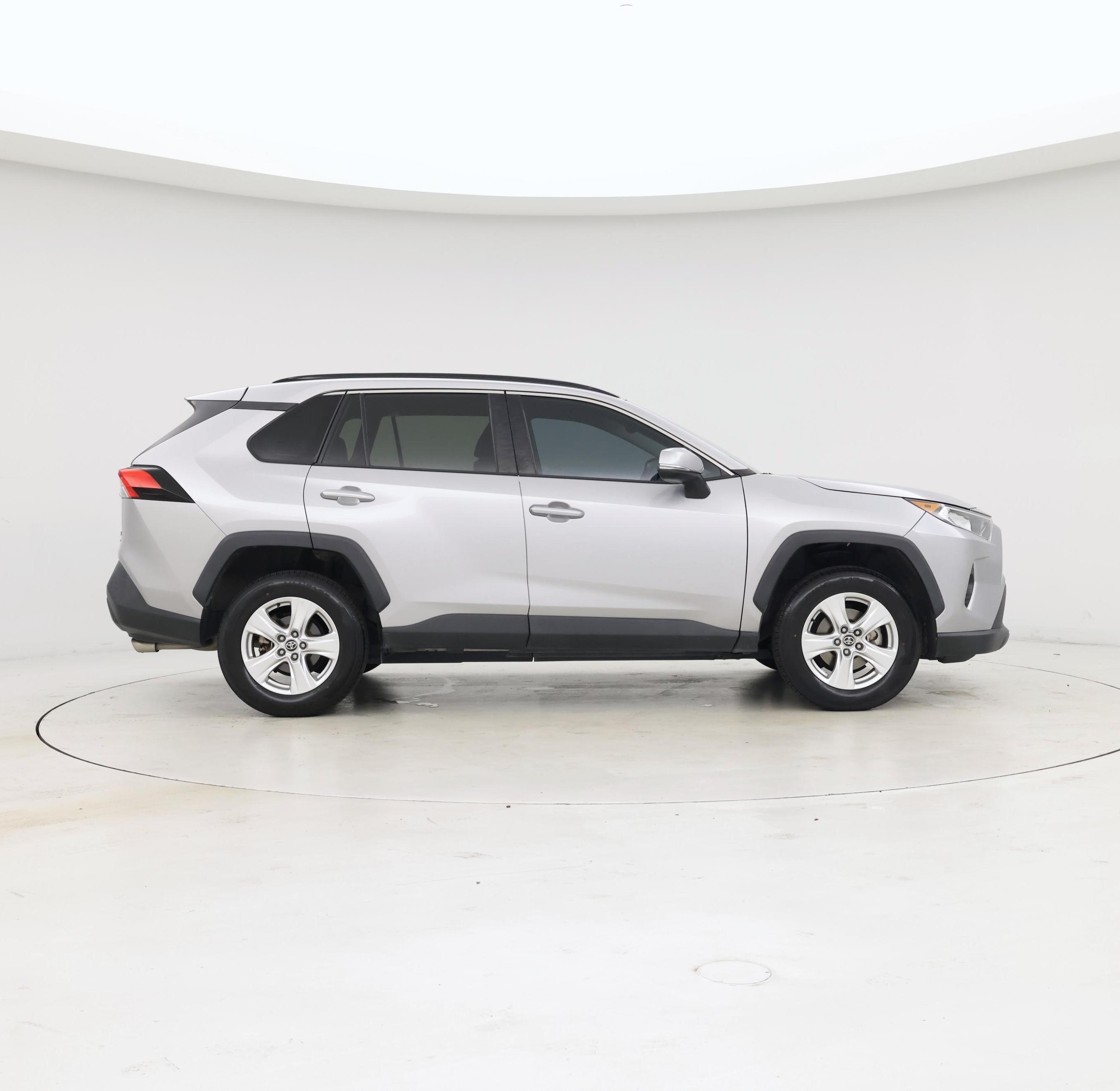 Thumbnail: 2021 Toyota RAV4 - 7