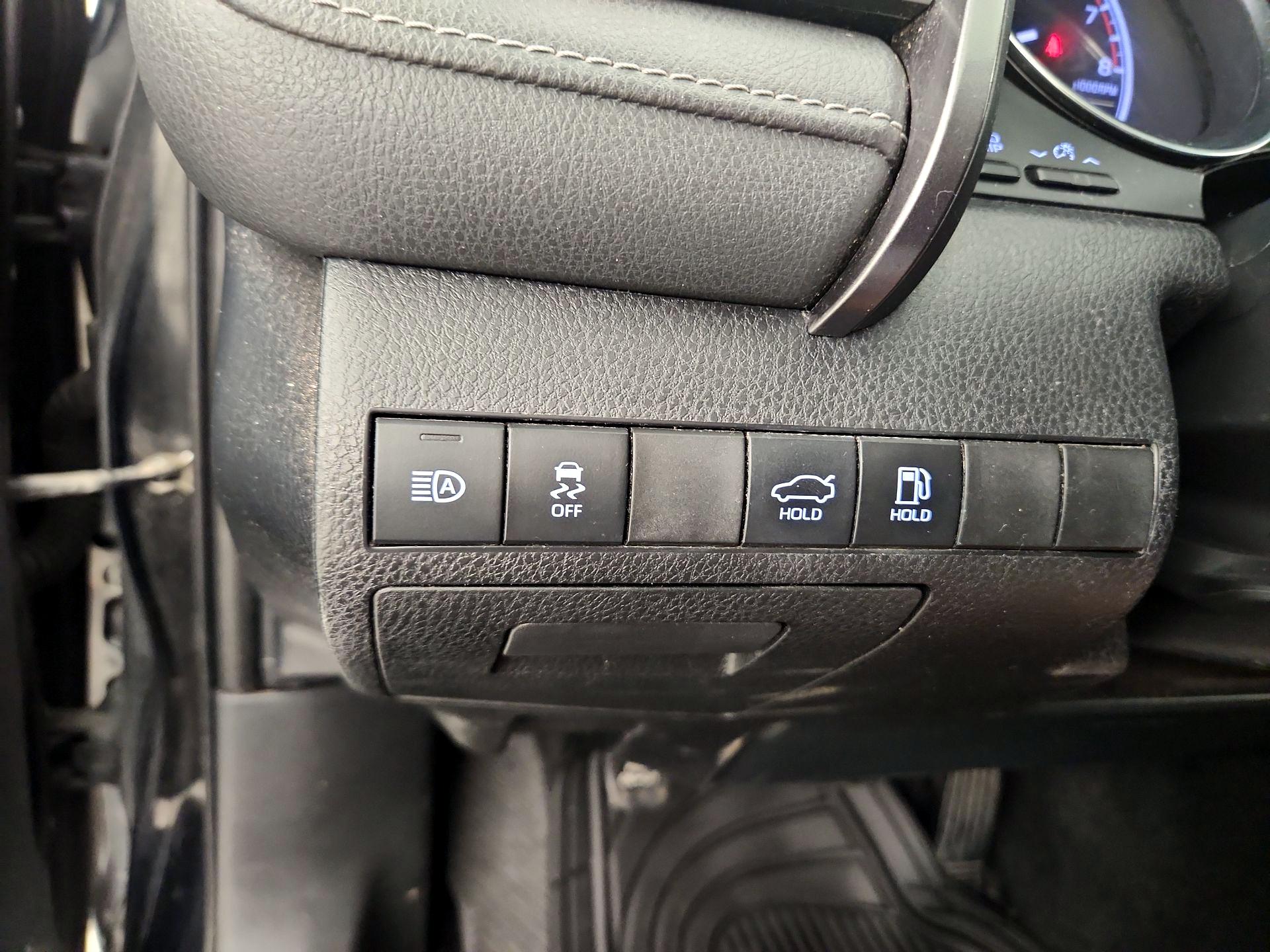 Thumbnail: 2020 Toyota Camry - 13