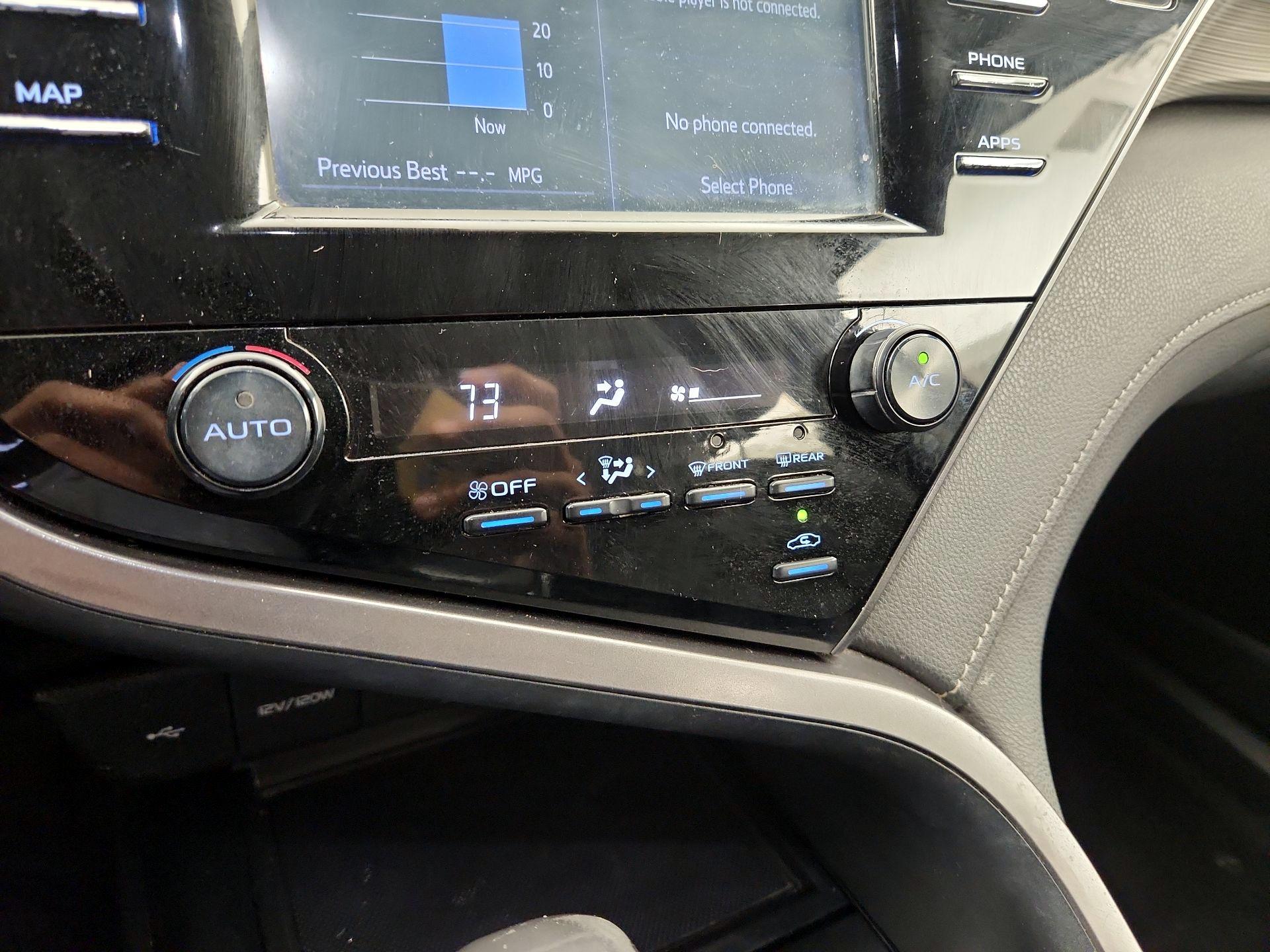 Thumbnail: 2020 Toyota Camry - 16