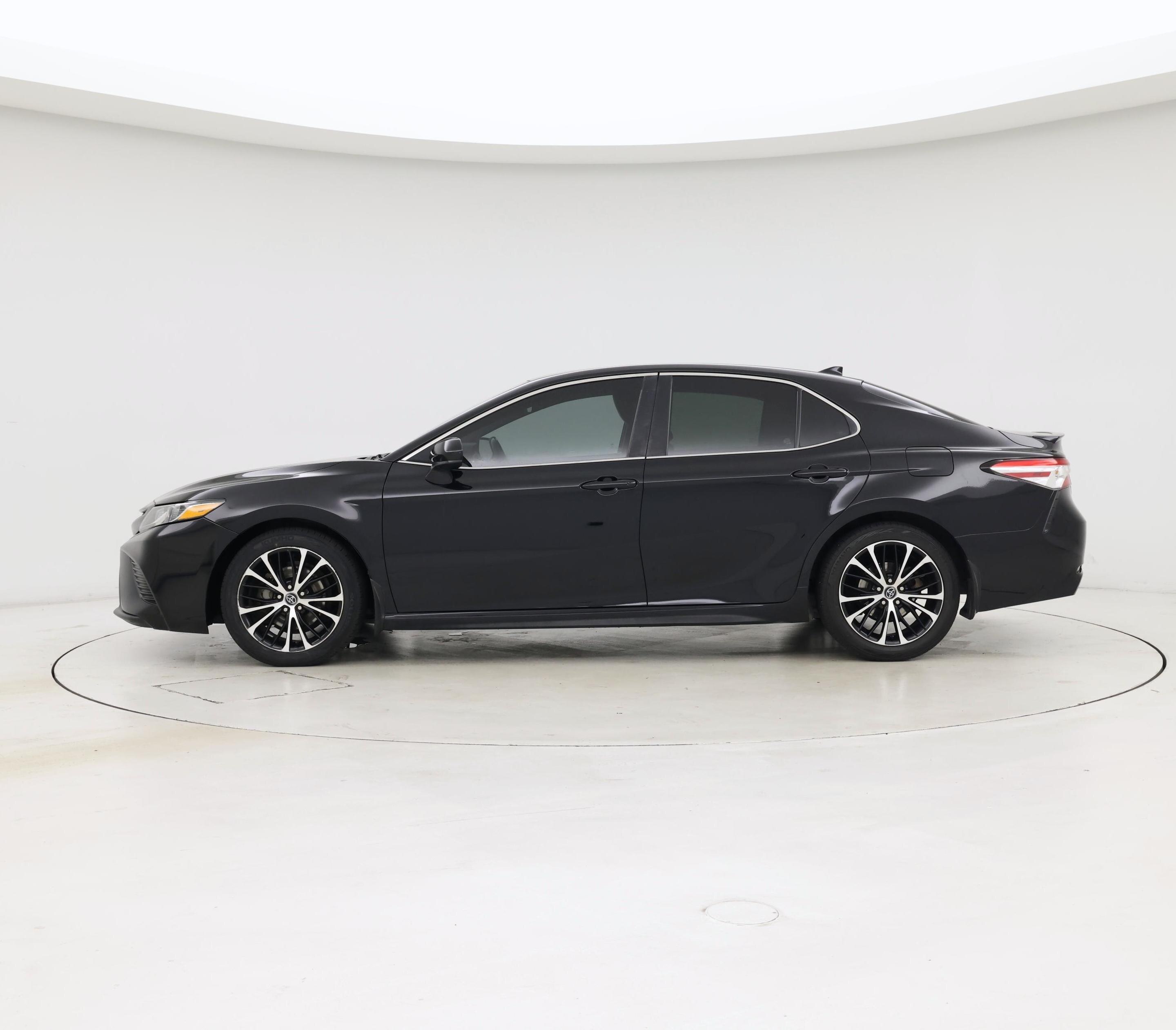 Thumbnail: 2020 Toyota Camry - 3