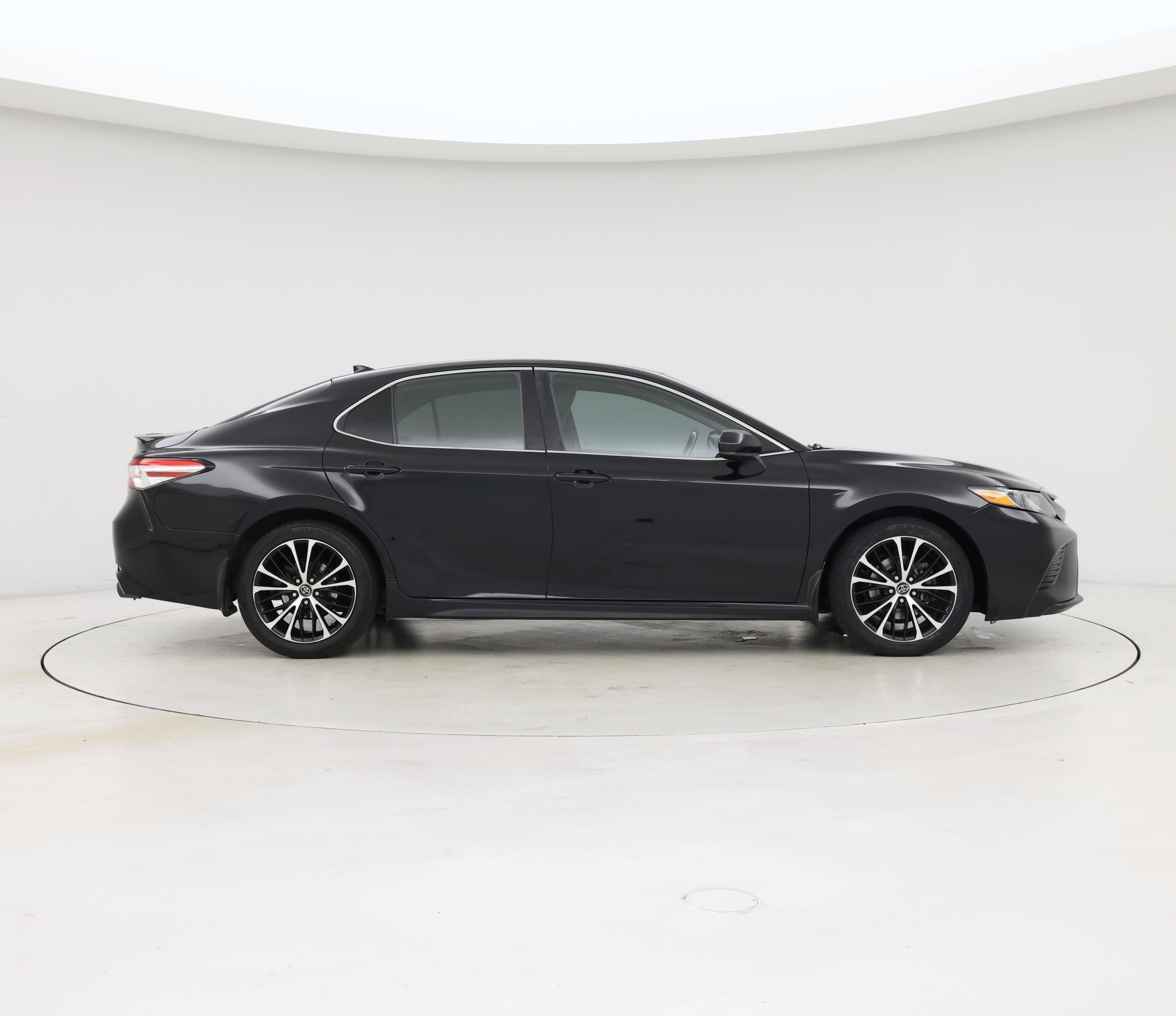 Thumbnail: 2020 Toyota Camry - 7