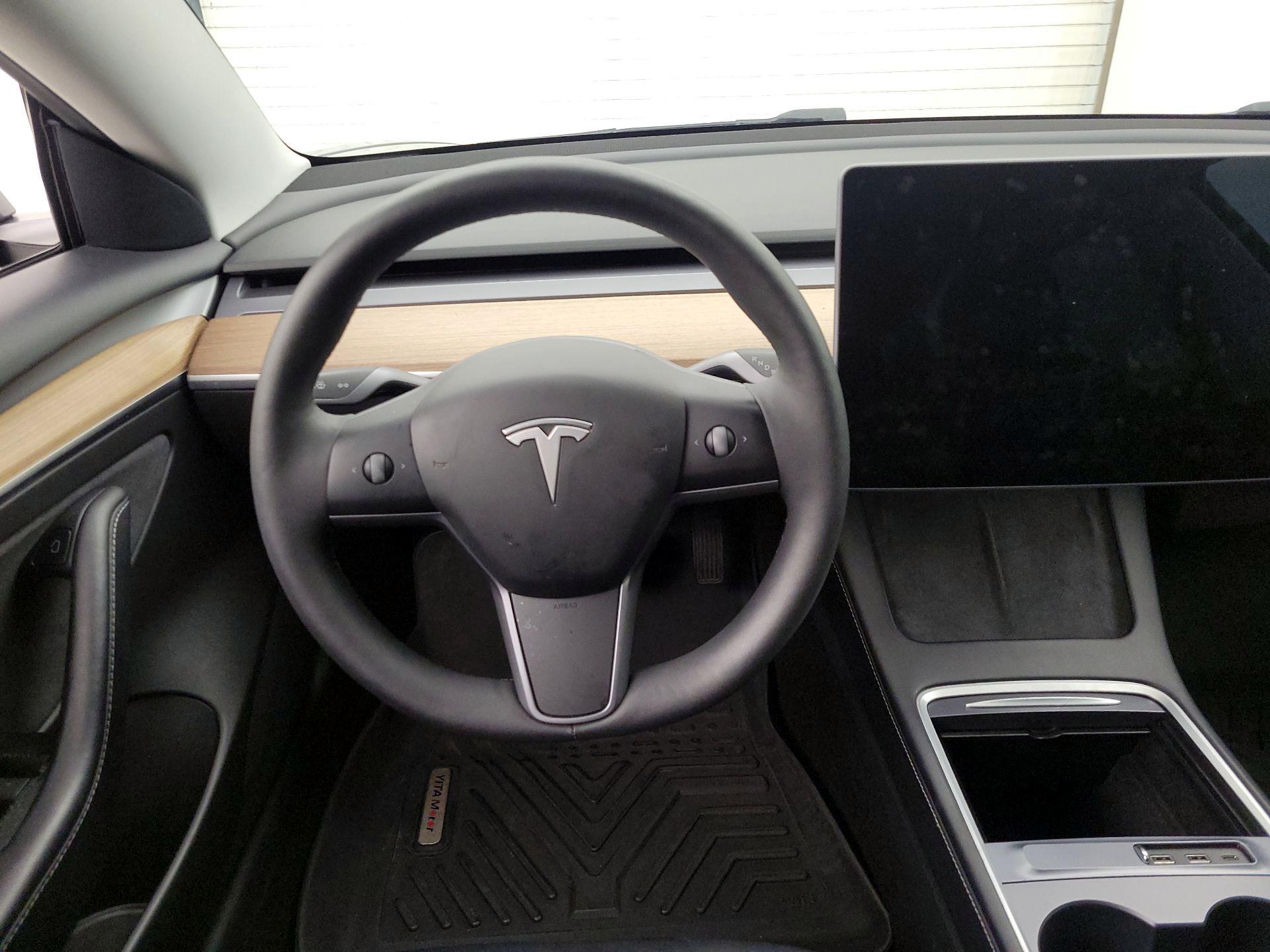 Thumbnail: 2021 Tesla Model 3 - 10
