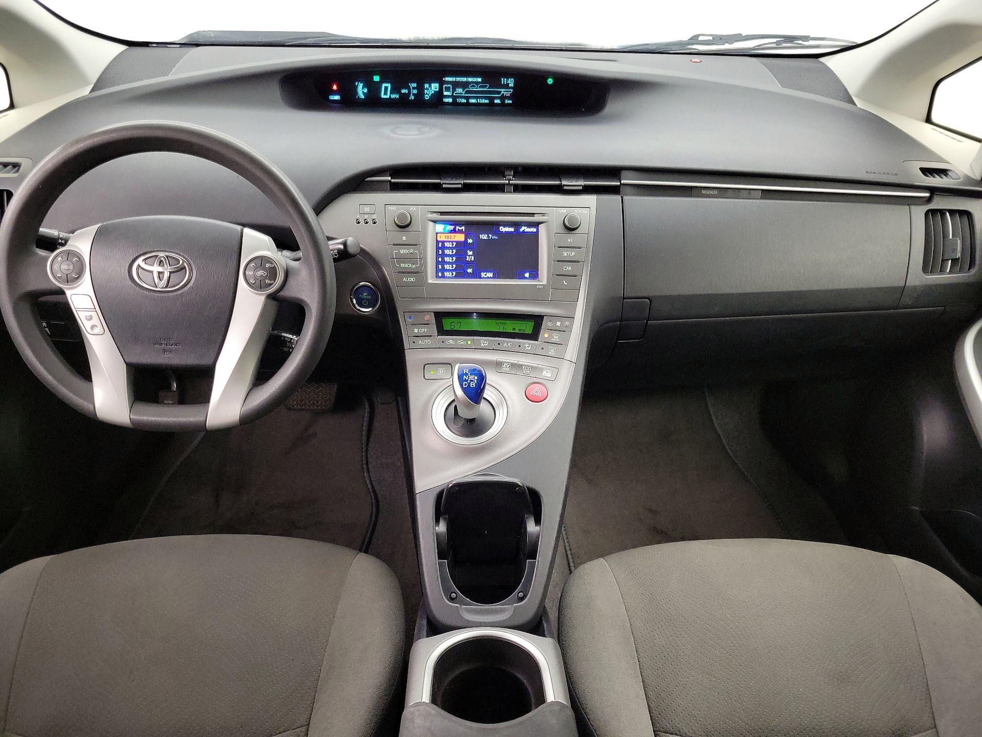 Thumbnail: 2015 Toyota Prius - 9