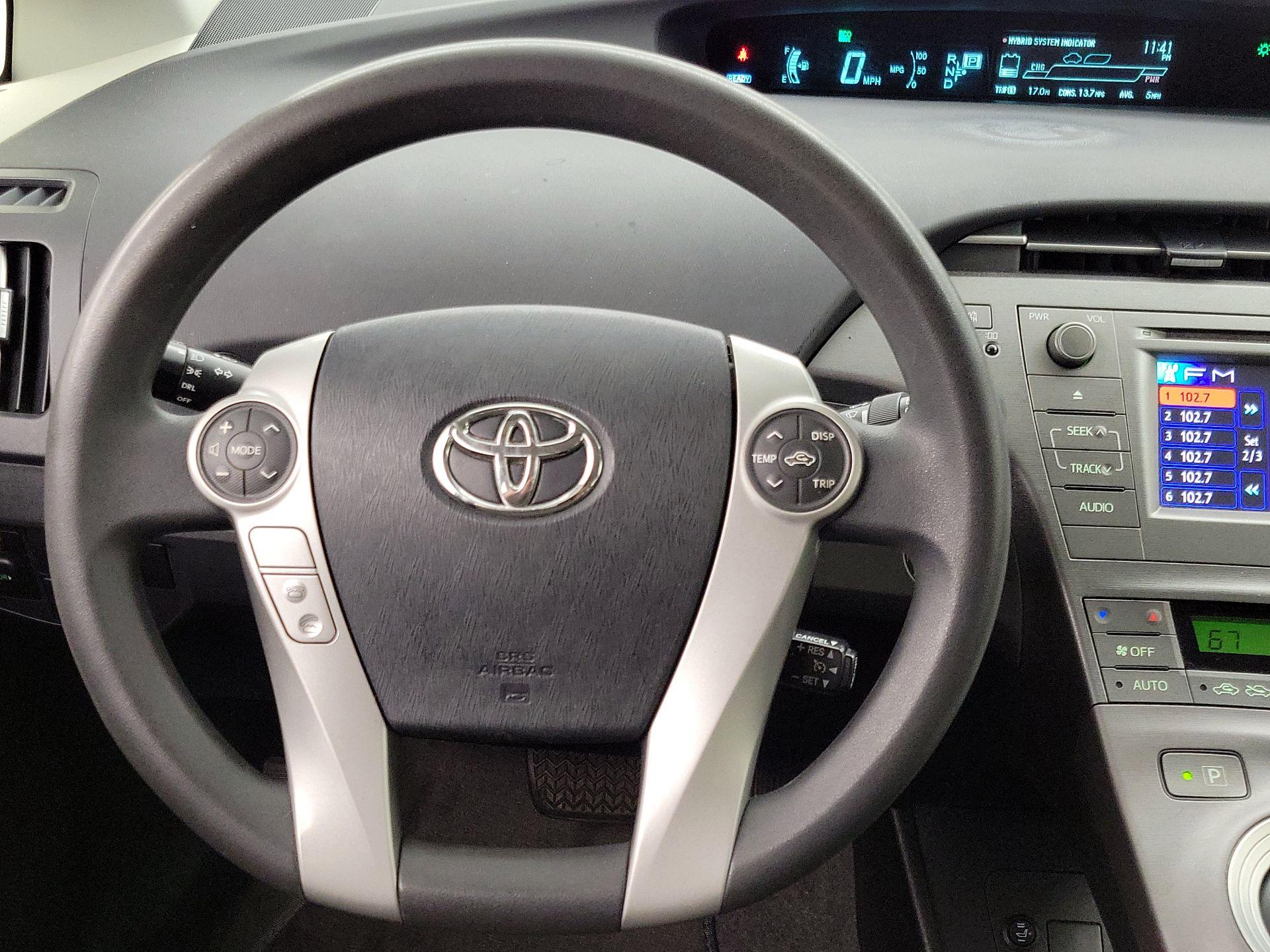Thumbnail: 2015 Toyota Prius - 10