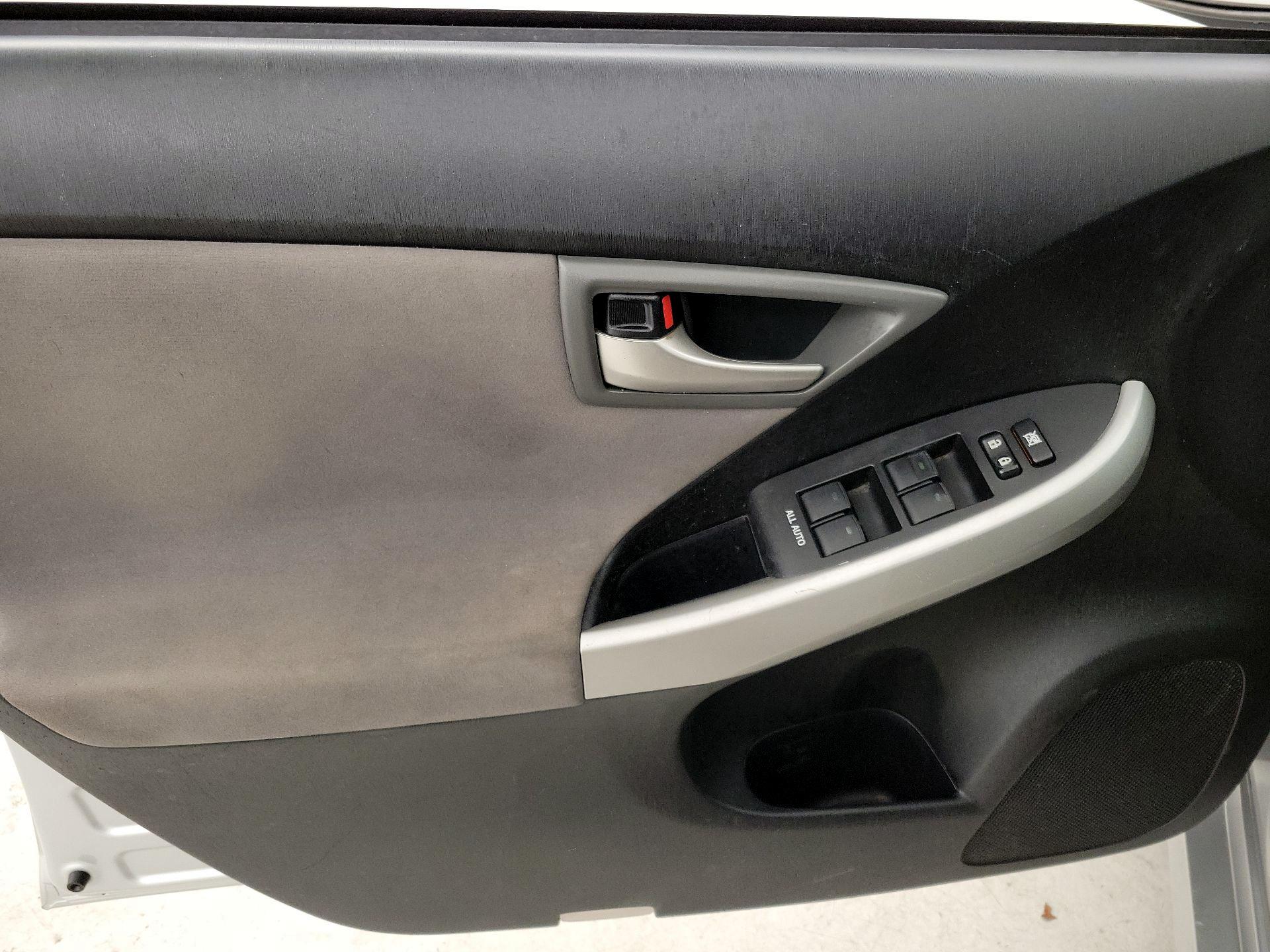 Thumbnail: 2015 Toyota Prius - 12