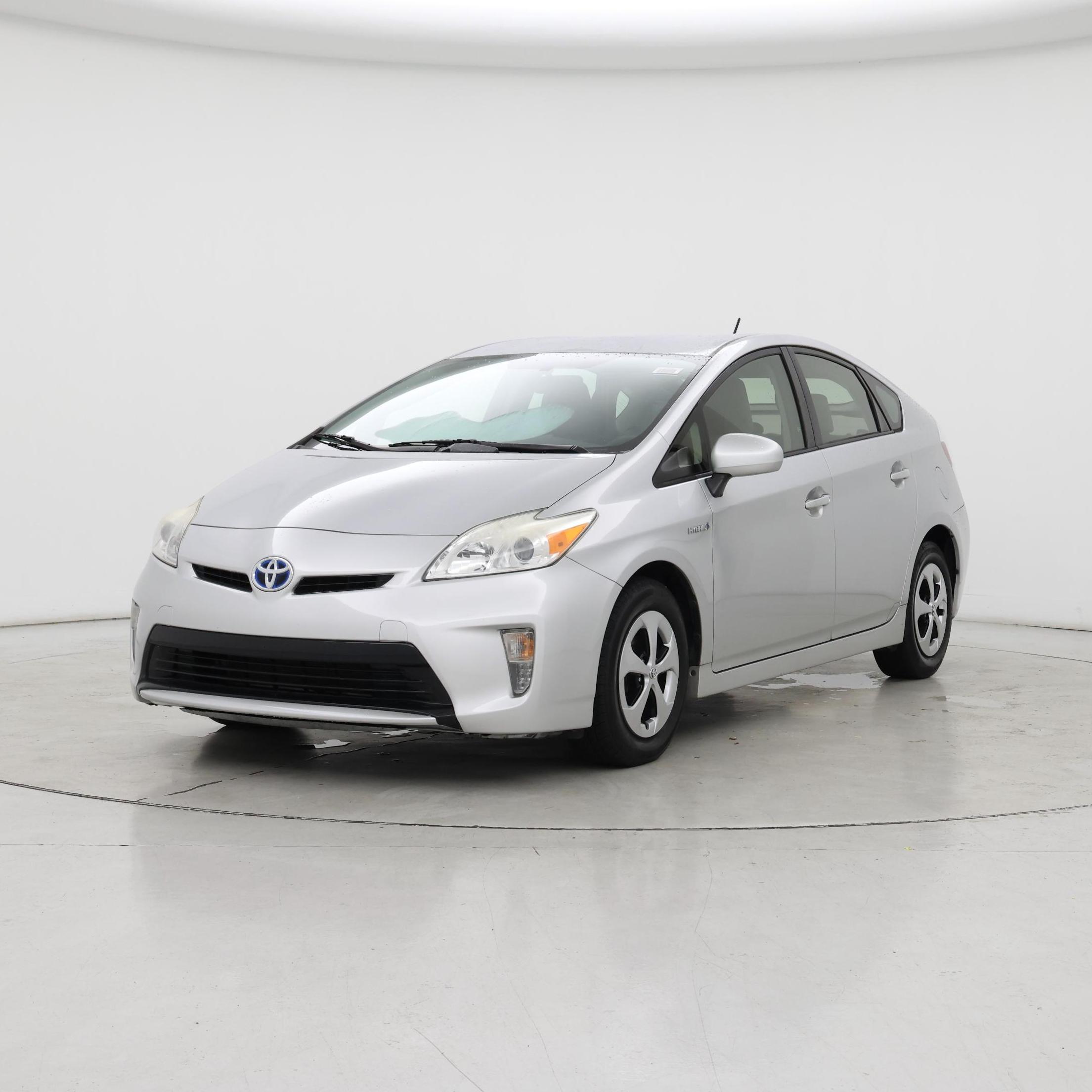 Thumbnail: 2015 Toyota Prius - 4