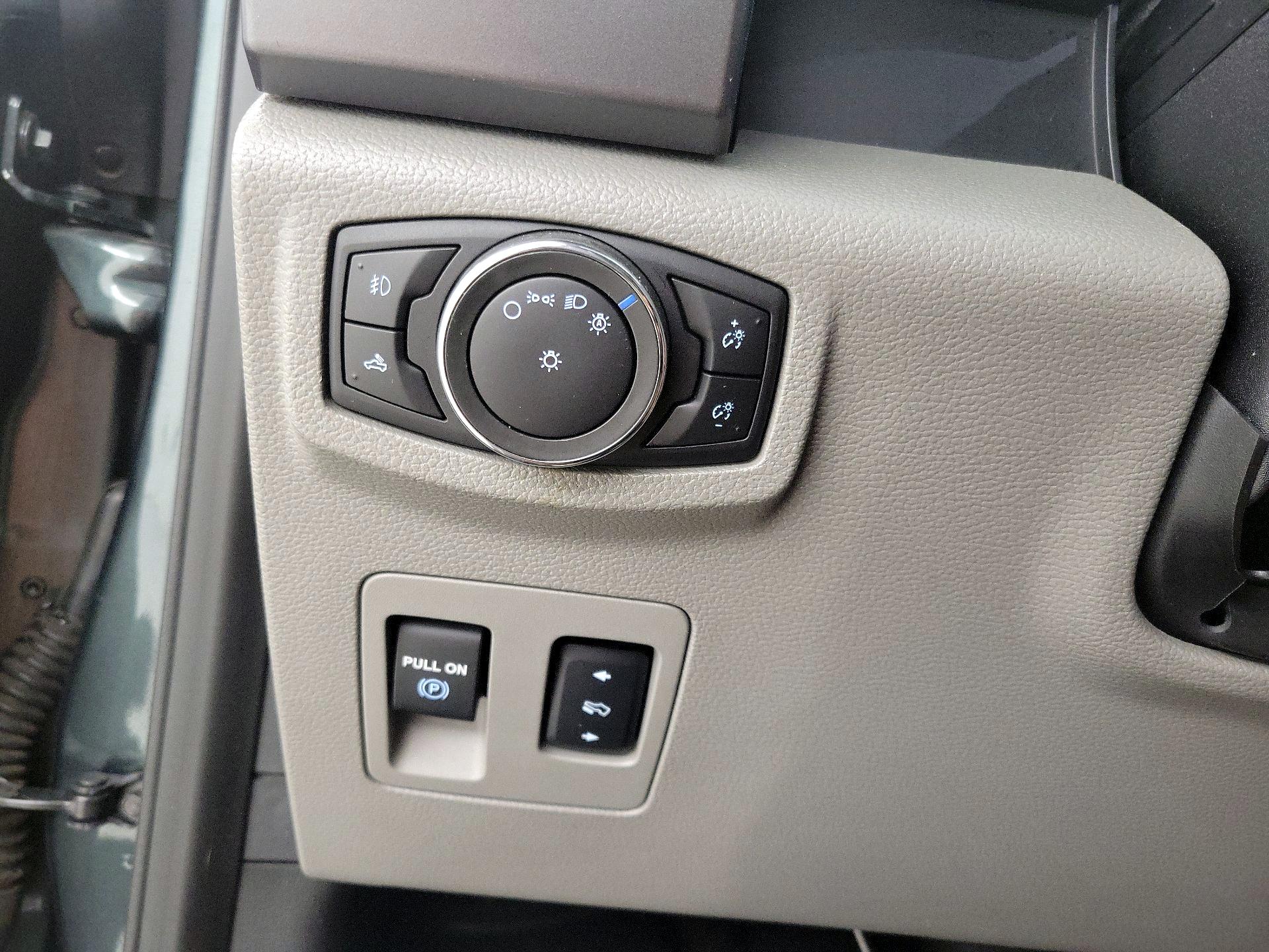Thumbnail: 2015 Ford F-150 - 13
