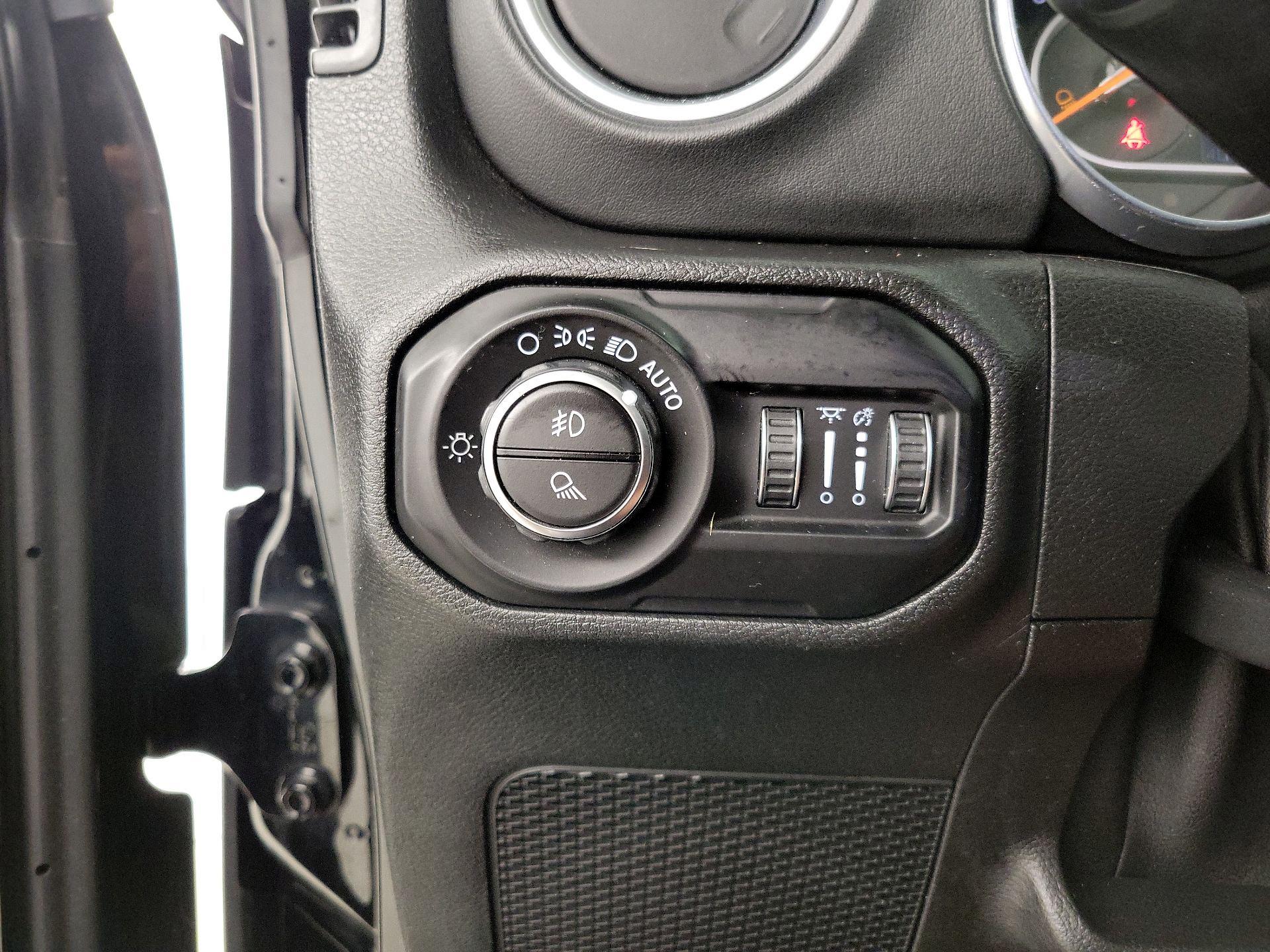 Thumbnail: 2020 Jeep Gladiator - 13