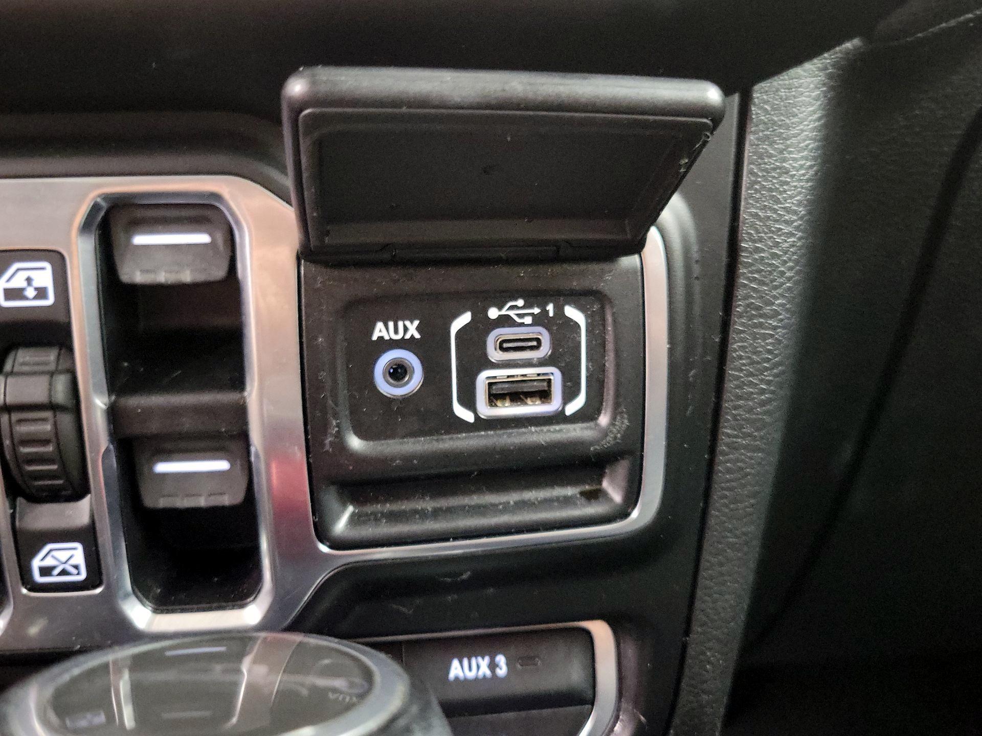 Thumbnail: 2020 Jeep Gladiator - 19