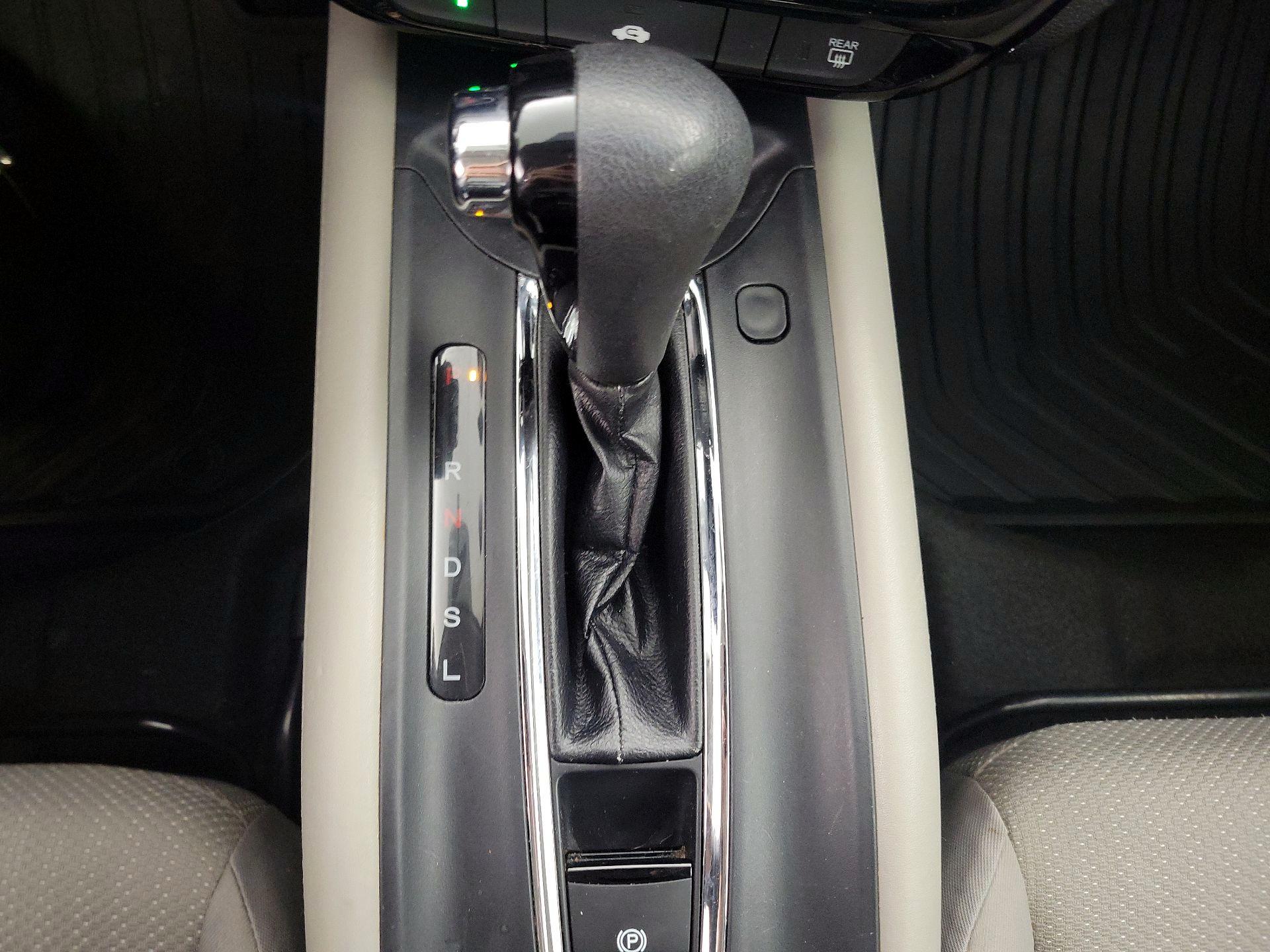 Thumbnail: 2017 Honda HR-V - 17