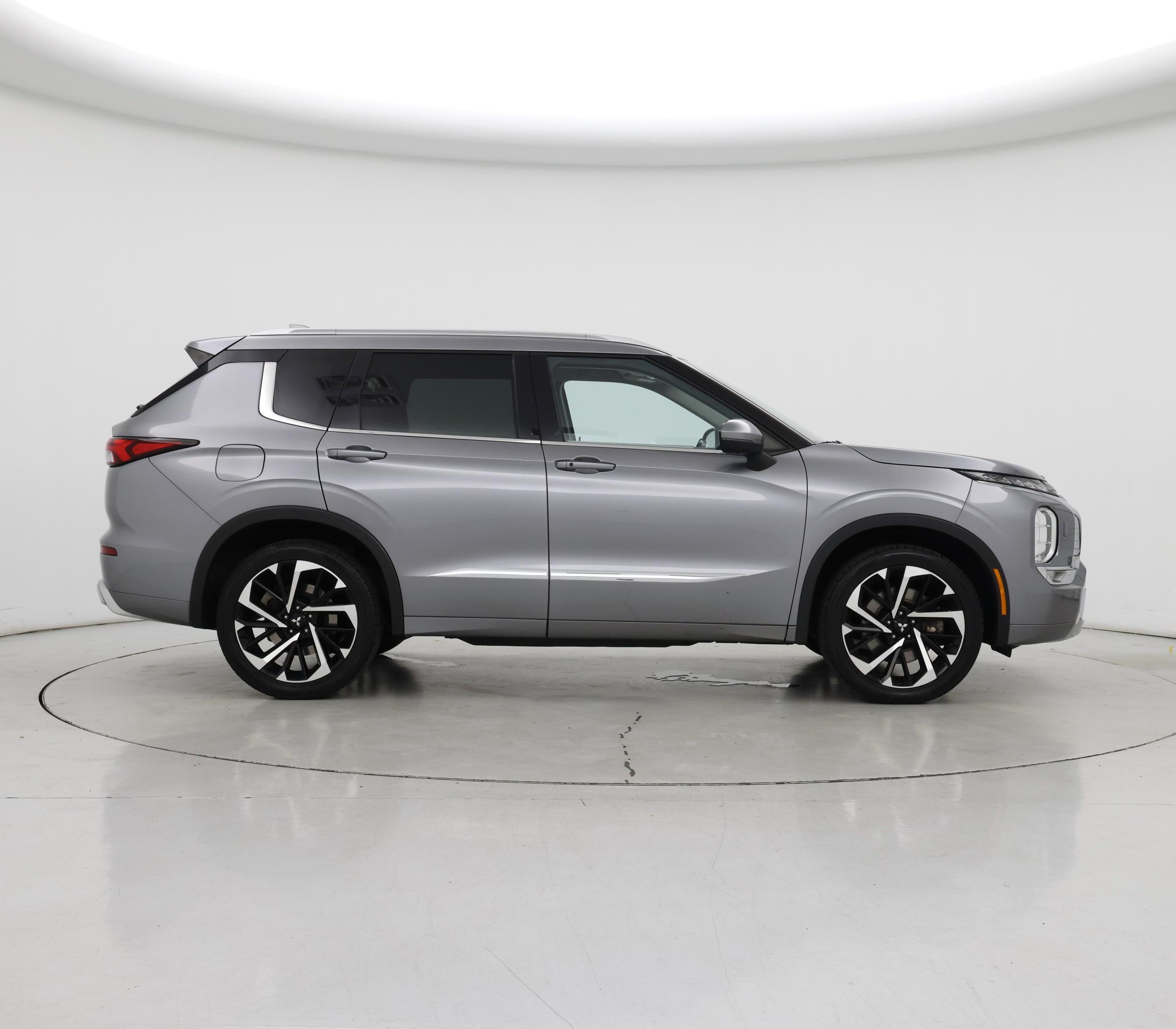 Thumbnail: 2022 Mitsubishi Outlander - 7