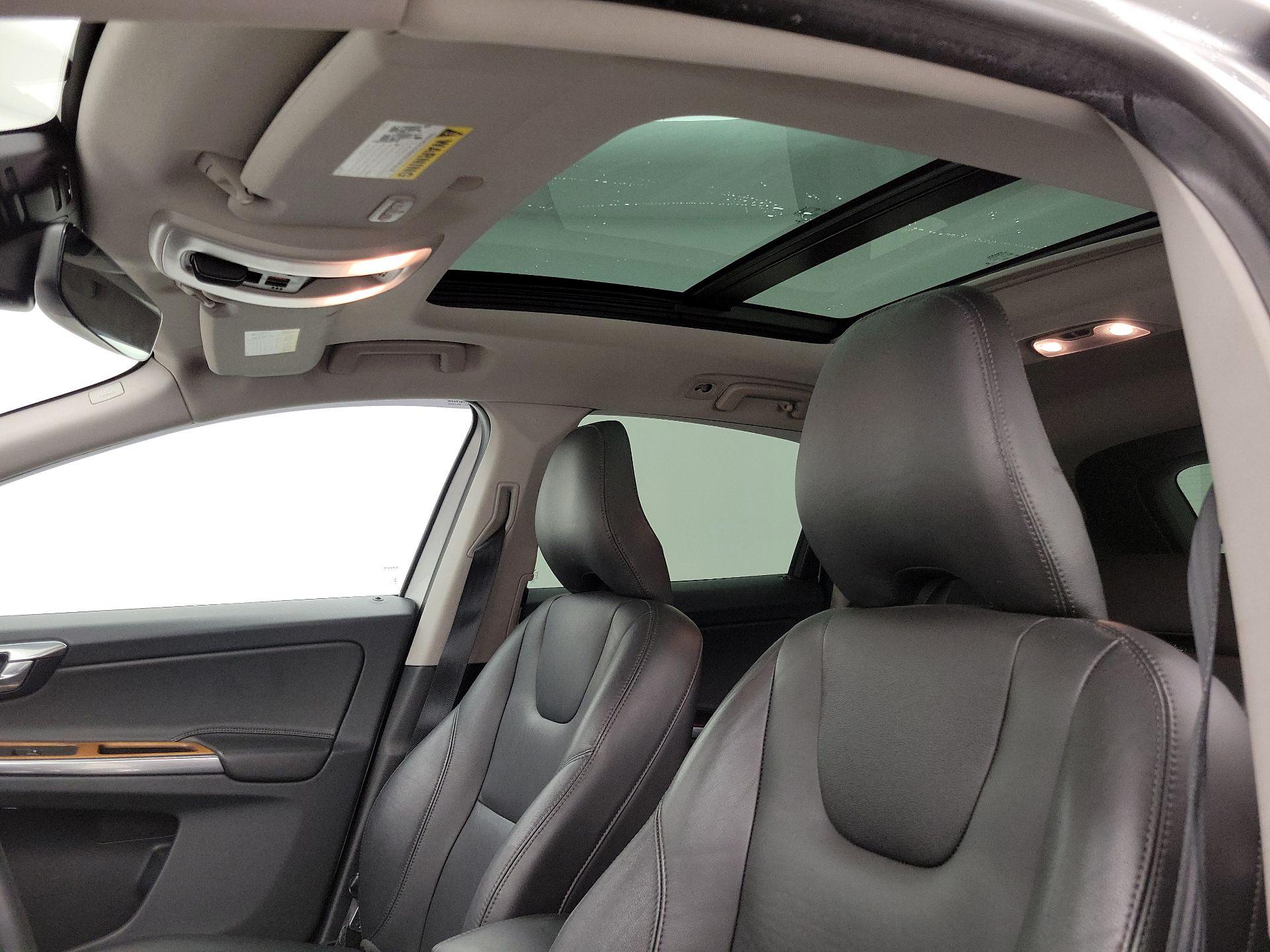 Thumbnail: 2017 Volvo XC60 - 20