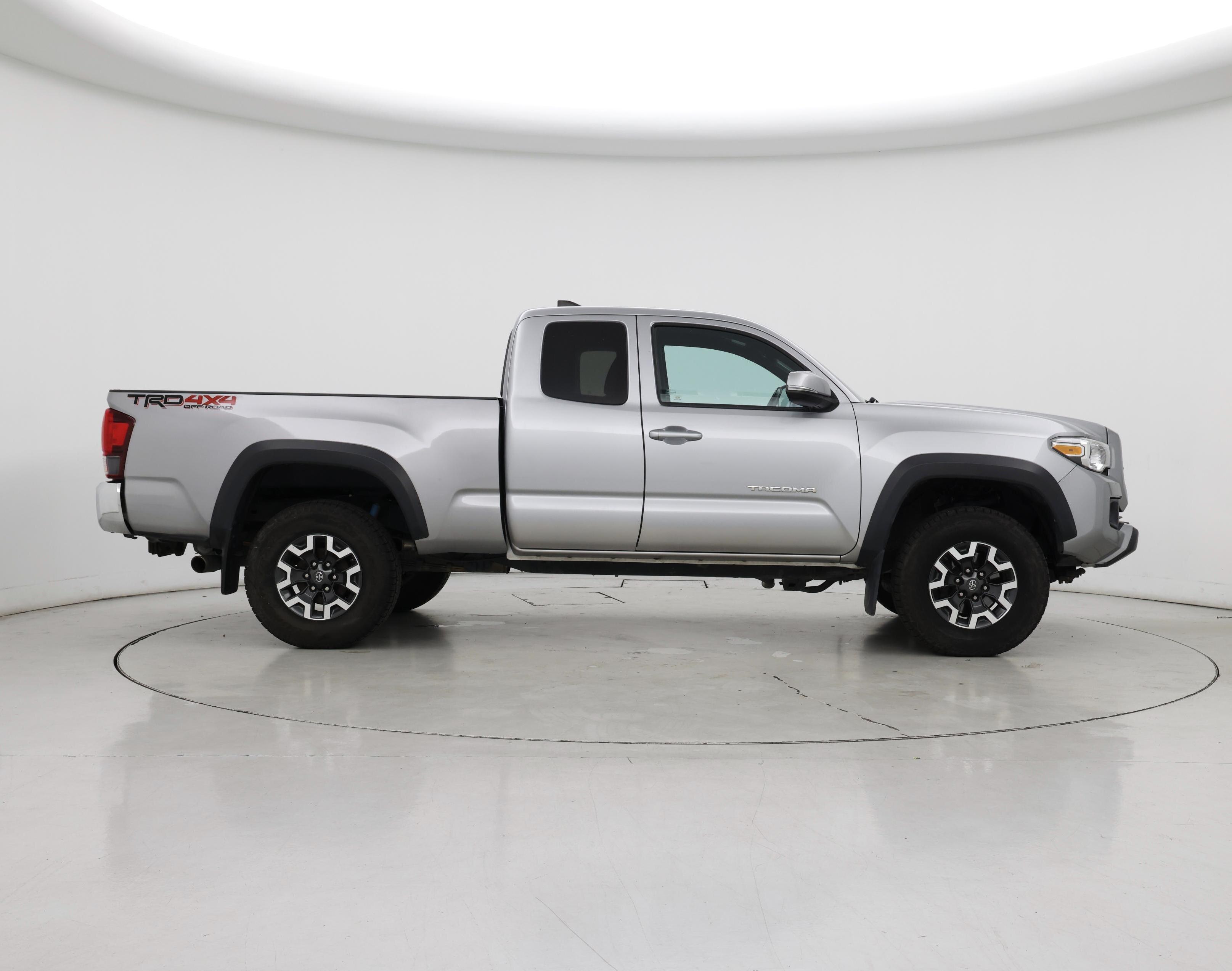Thumbnail: 2019 Toyota Tacoma - 7