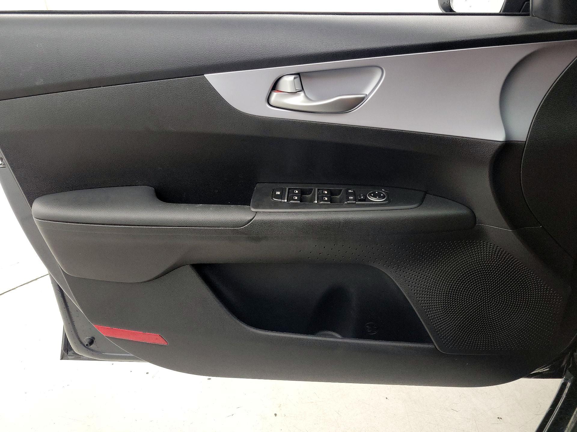 Thumbnail: 2024 Kia Forte - 12