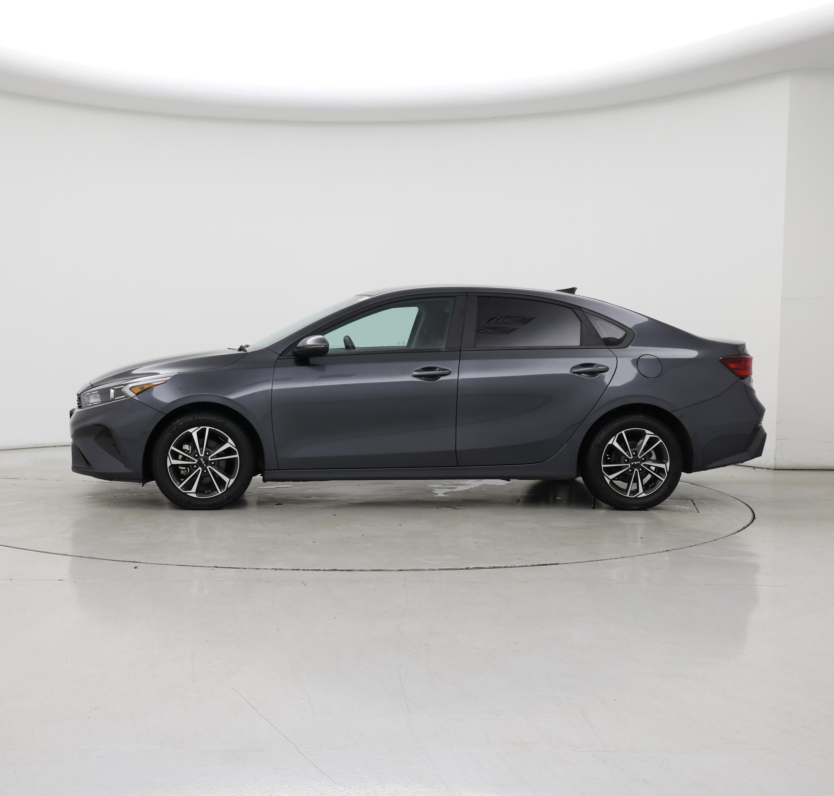 Thumbnail: 2024 Kia Forte - 3