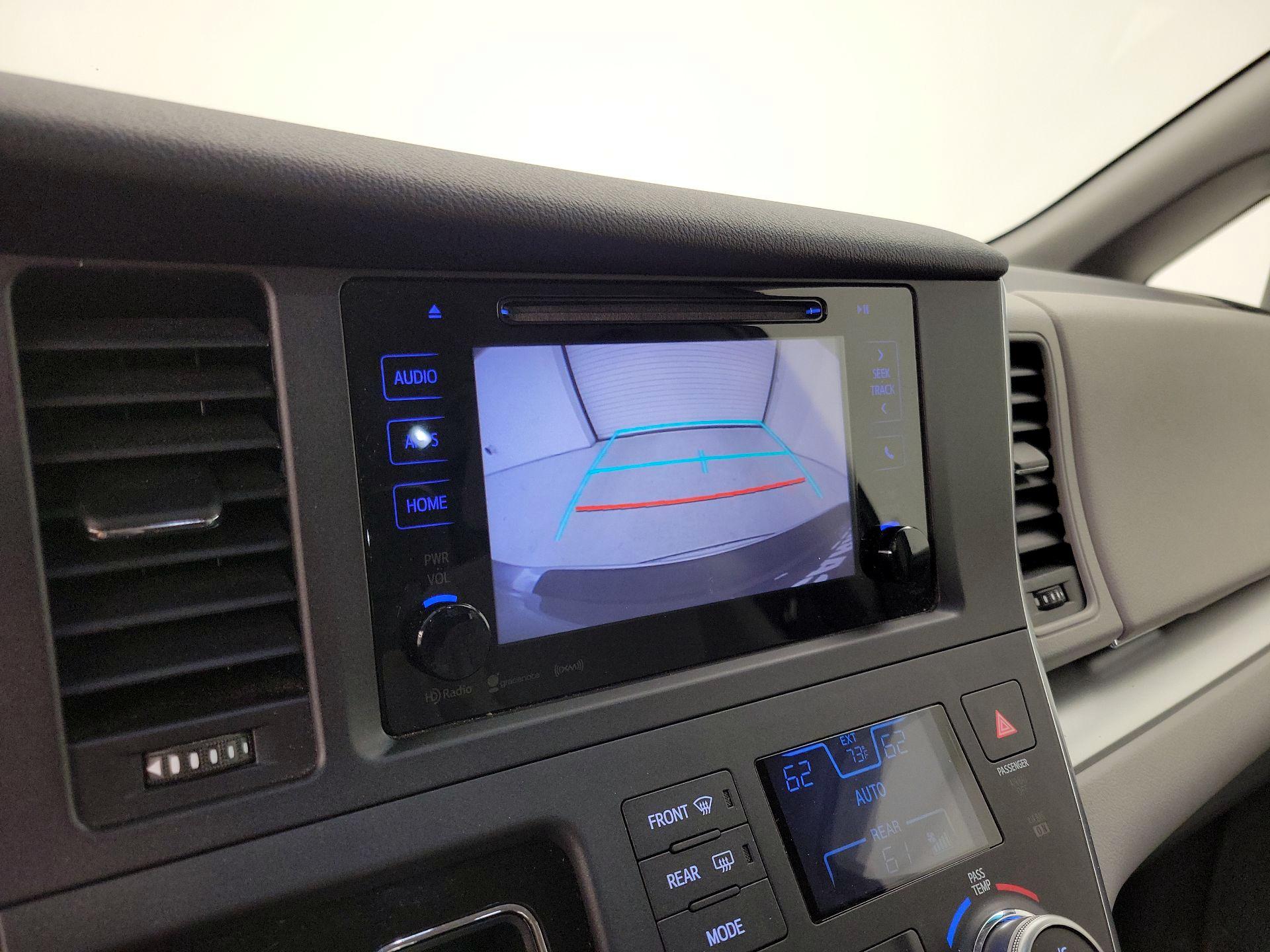 Thumbnail: 2016 Toyota Sienna - 14