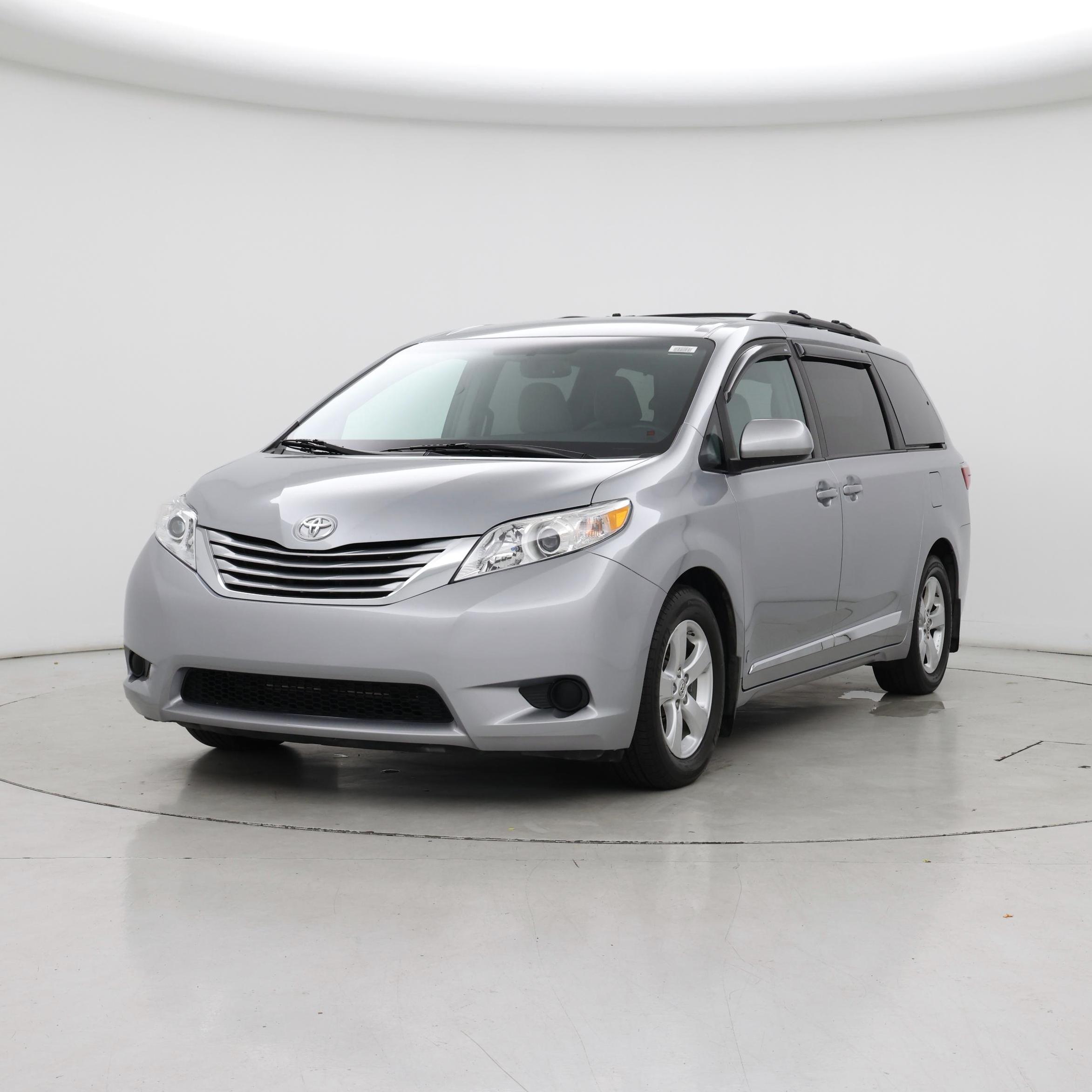 Thumbnail: 2016 Toyota Sienna - 4