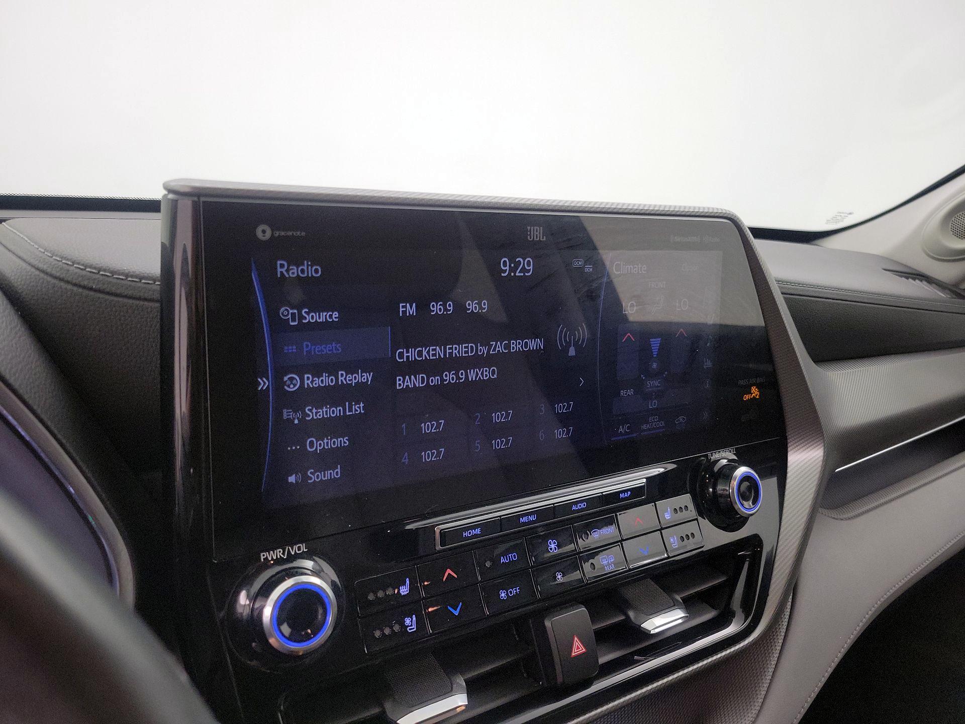 Thumbnail: 2021 Toyota Highlander - 16