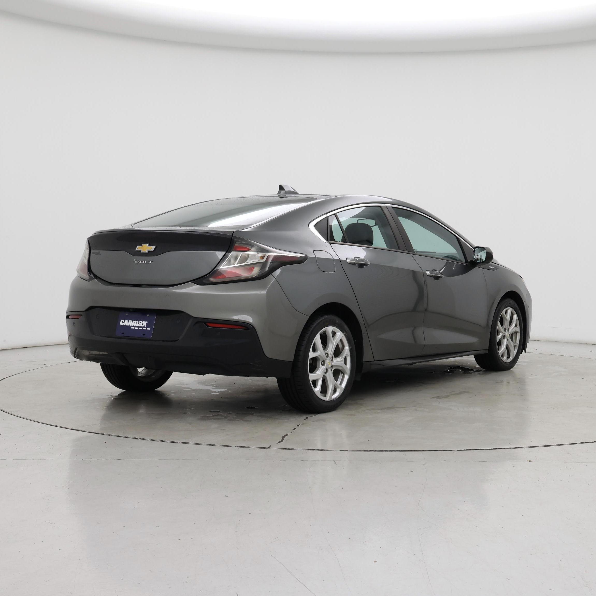Thumbnail: 2017 Chevrolet Volt - 8