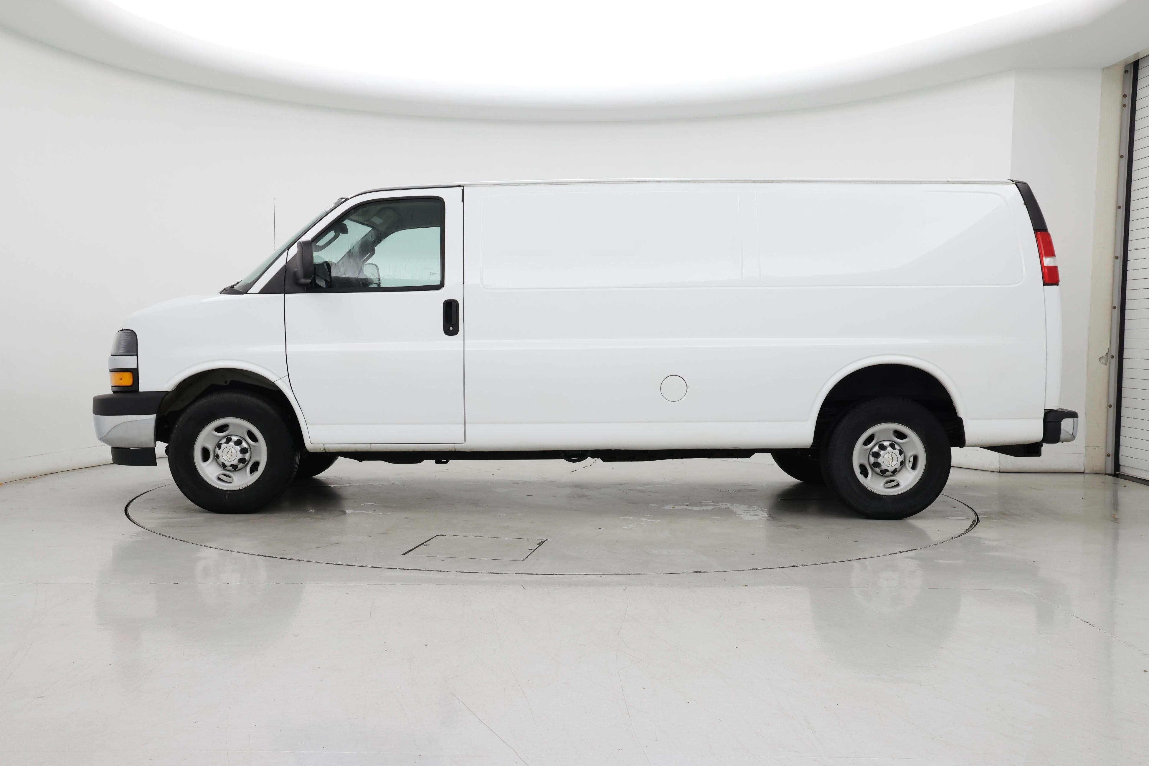 Thumbnail: 2017 Chevrolet Express - 3