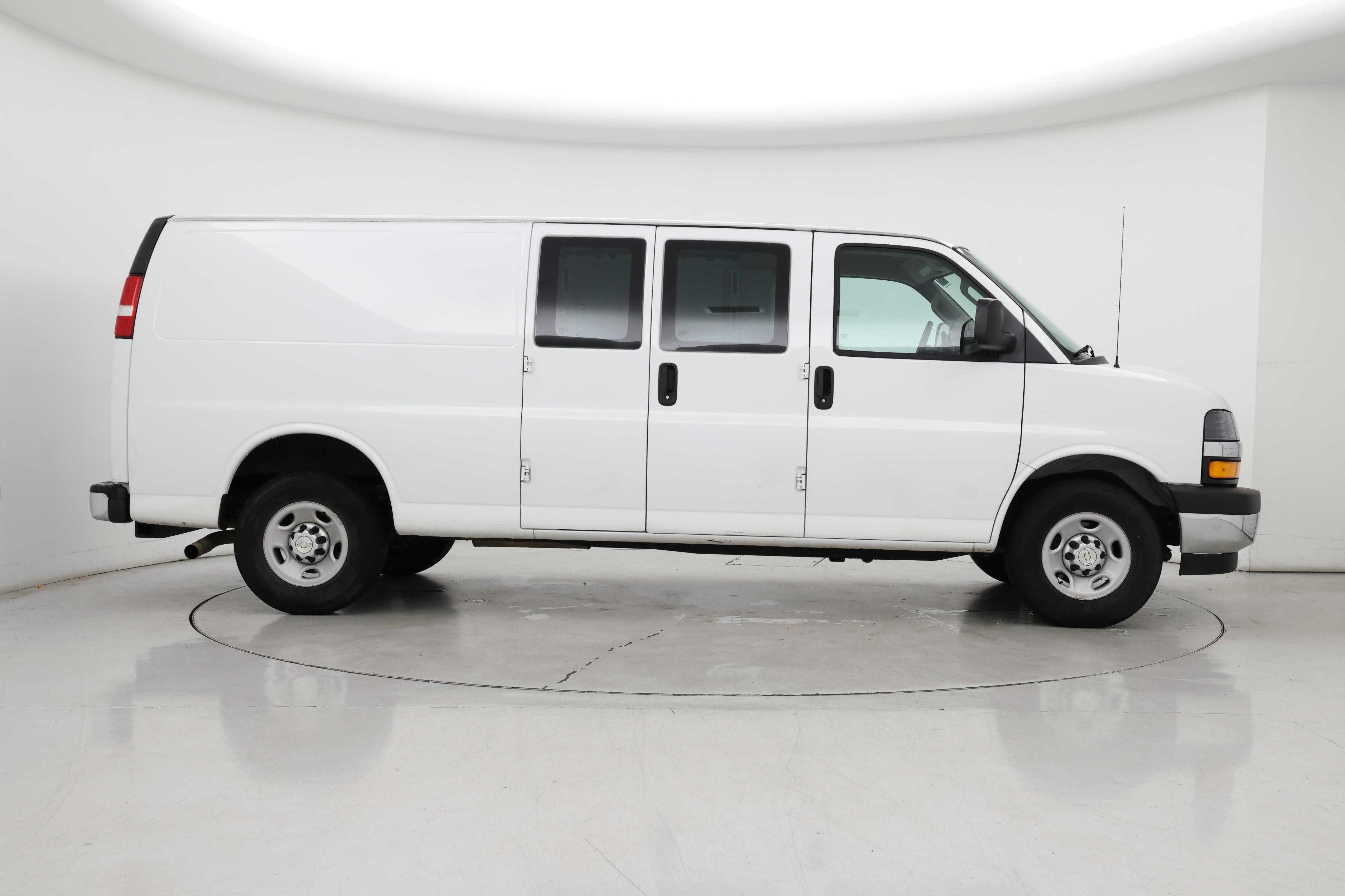 Thumbnail: 2017 Chevrolet Express - 7