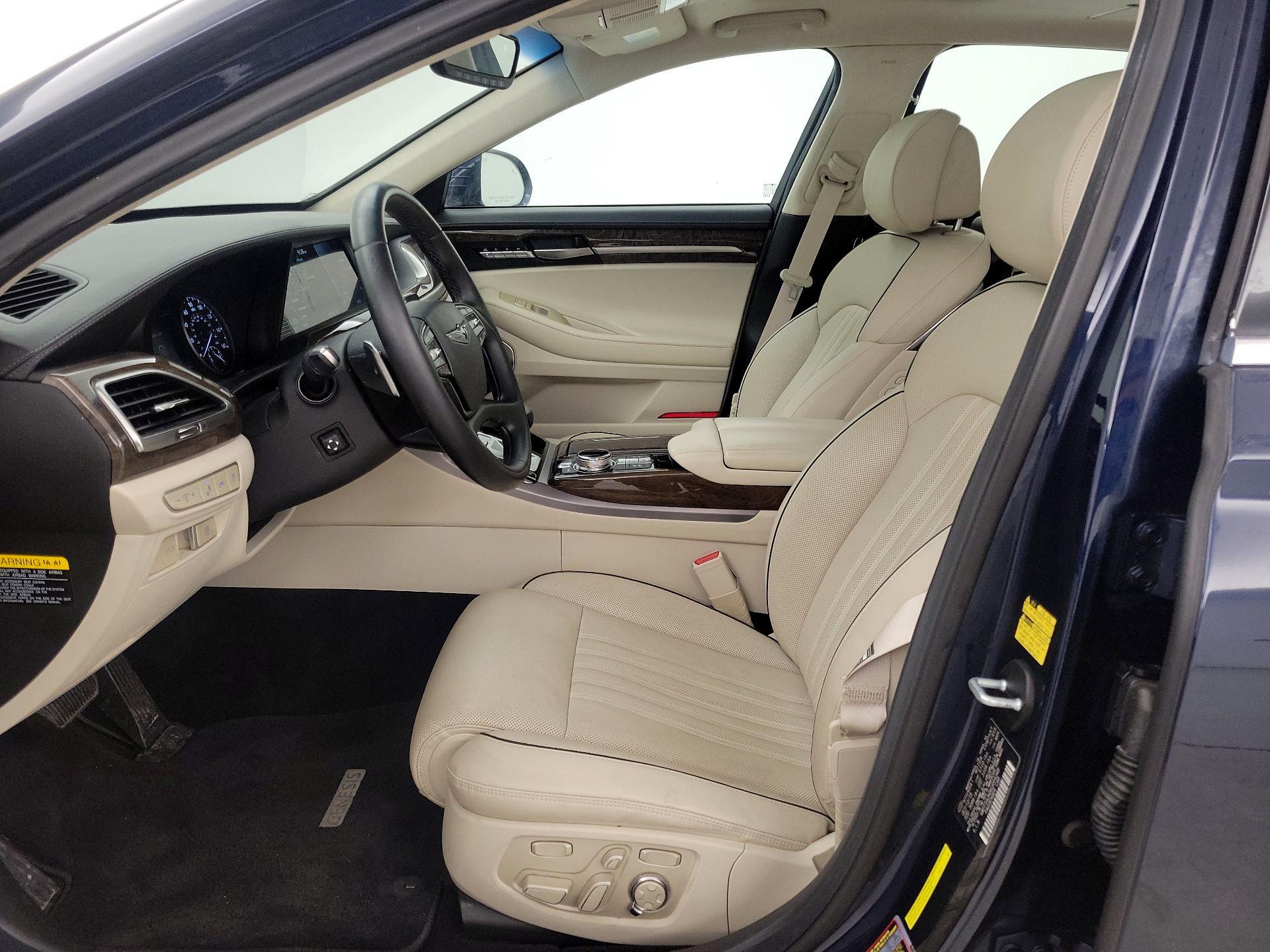 Thumbnail: 2019 Genesis G90 - 11