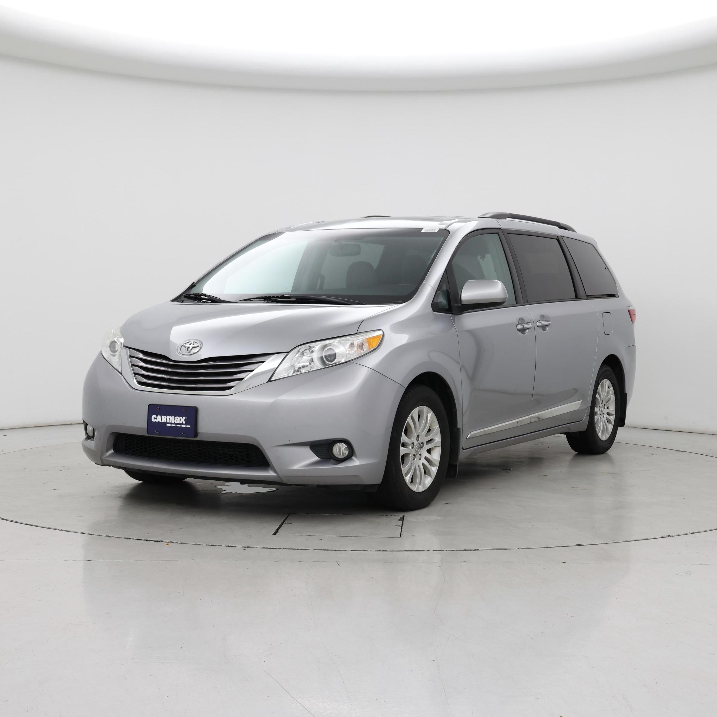 Thumbnail: 2017 Toyota Sienna - 4