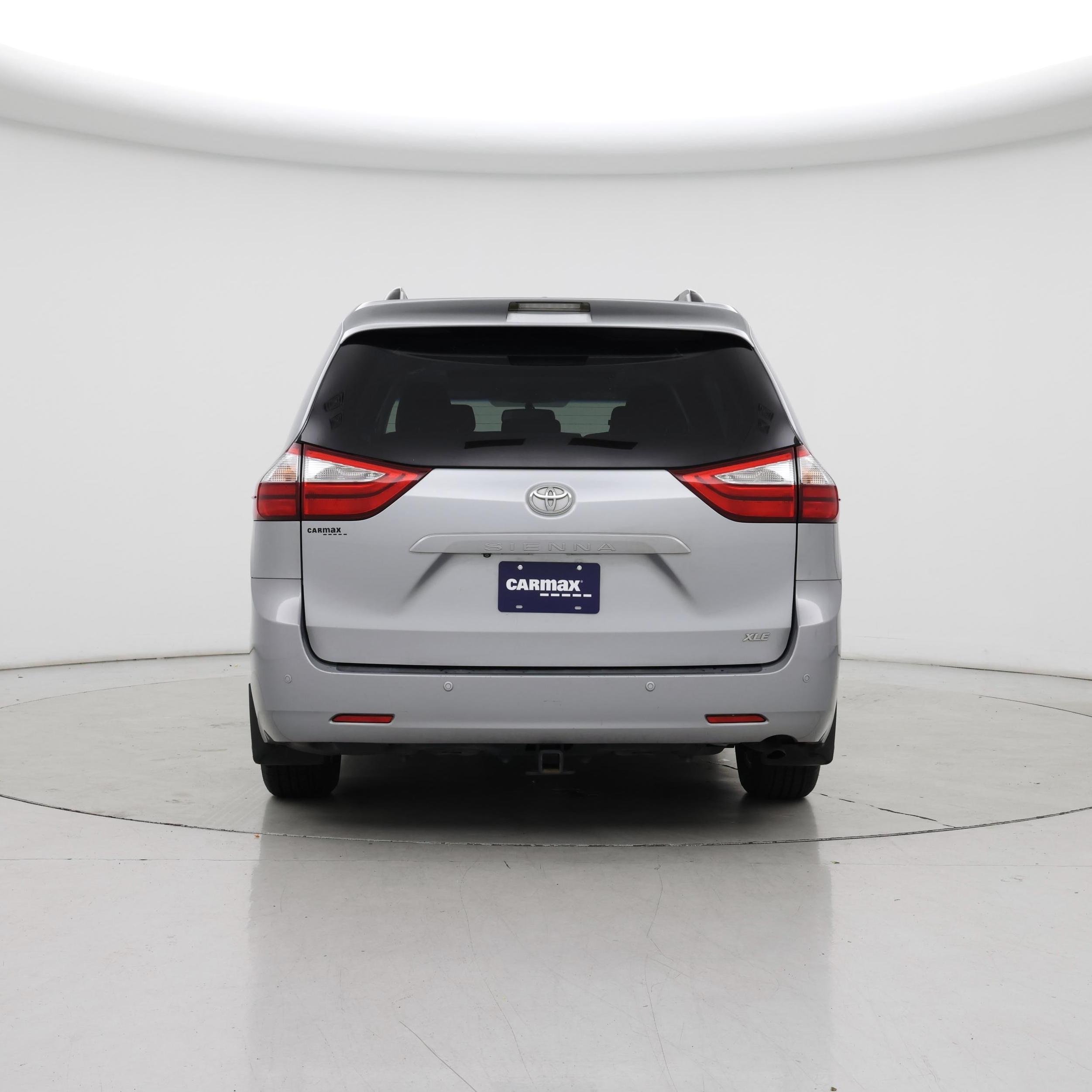 Thumbnail: 2017 Toyota Sienna - 6