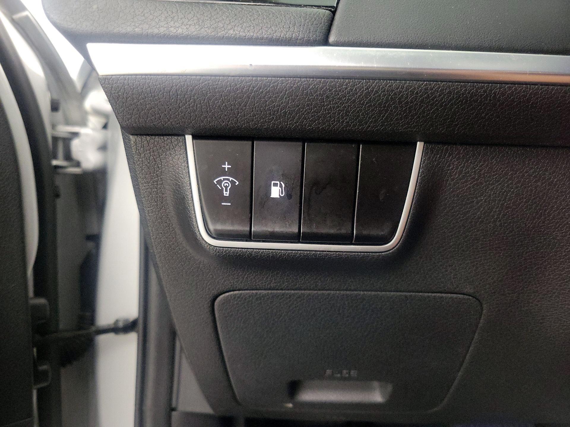 Thumbnail: 2018 Kia Stinger - 13