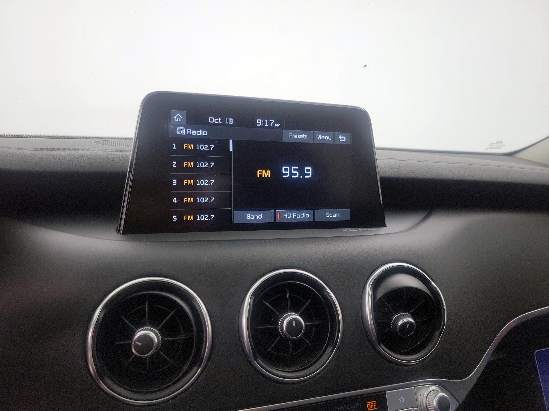 Thumbnail: 2018 Kia Stinger - 16