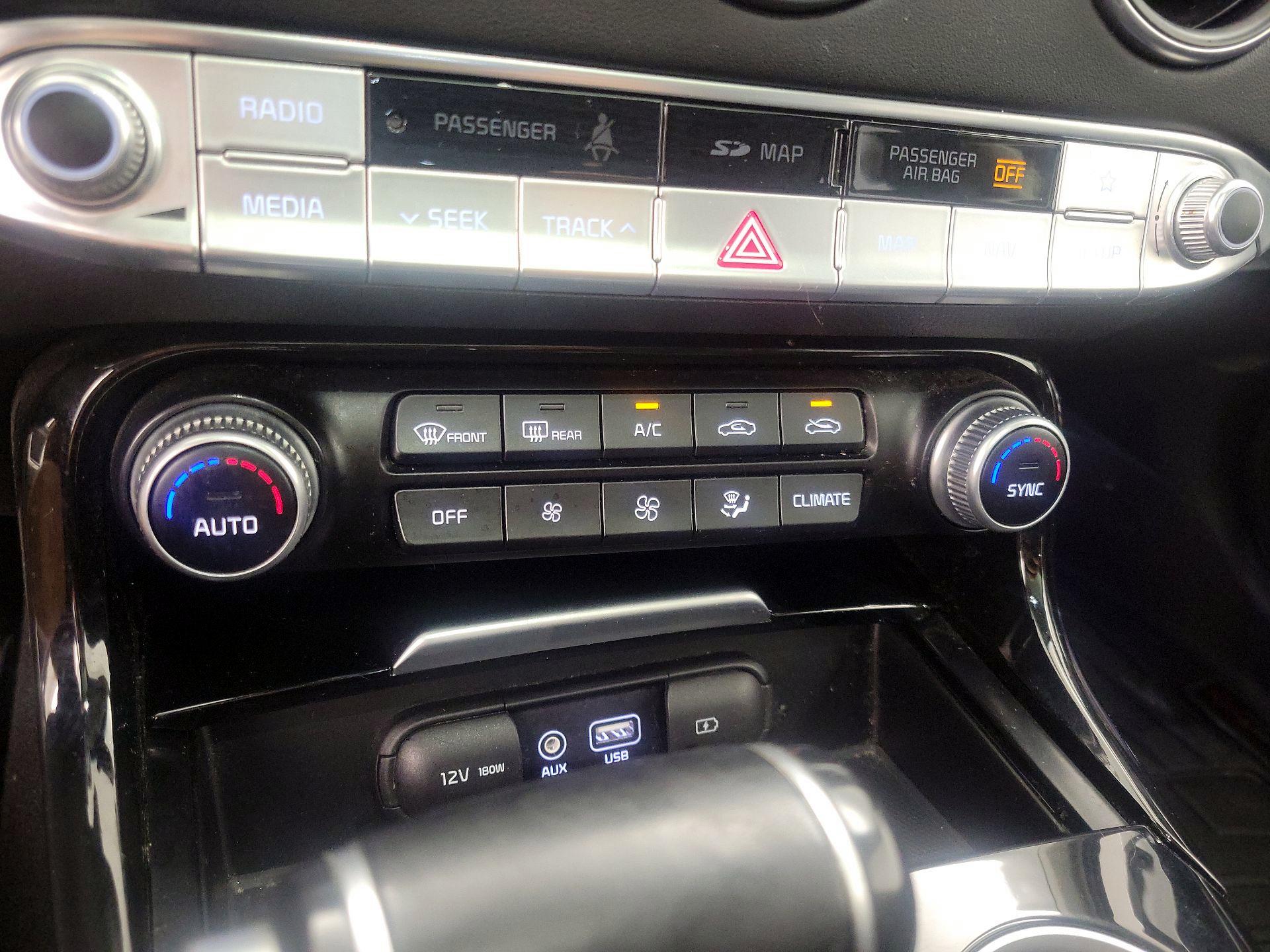 Thumbnail: 2018 Kia Stinger - 17