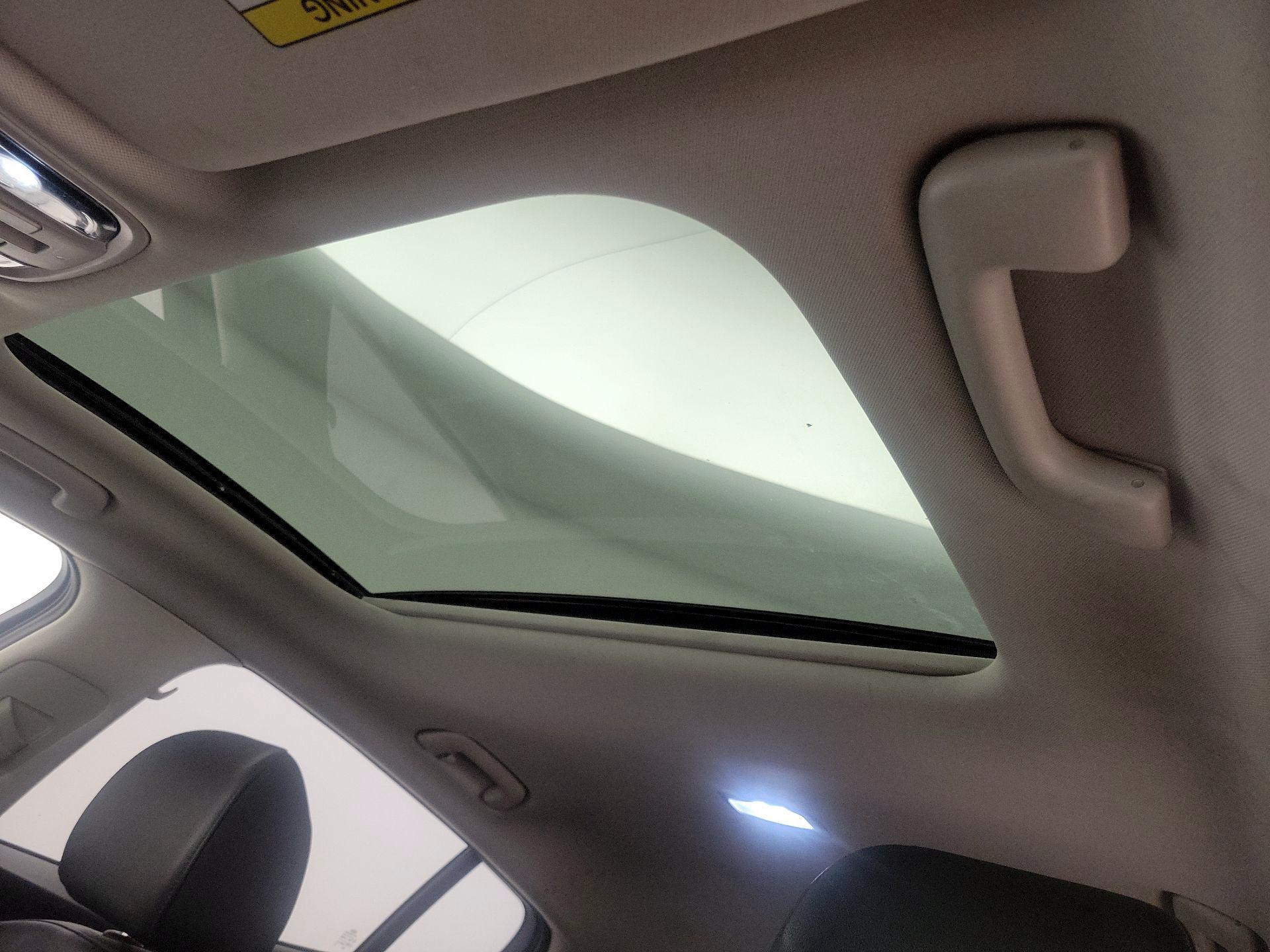 Thumbnail: 2018 Kia Stinger - 20