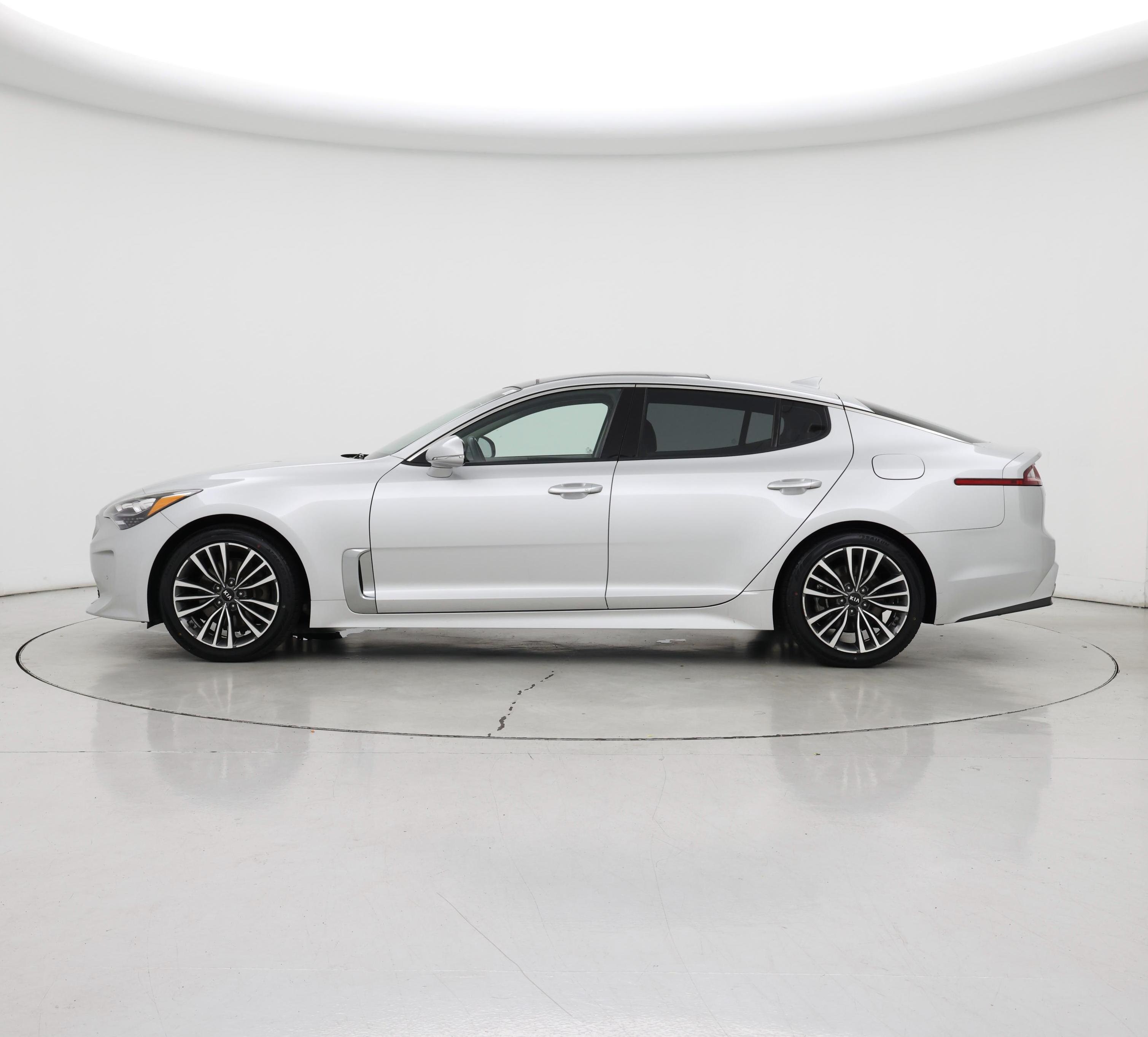 Thumbnail: 2018 Kia Stinger - 3